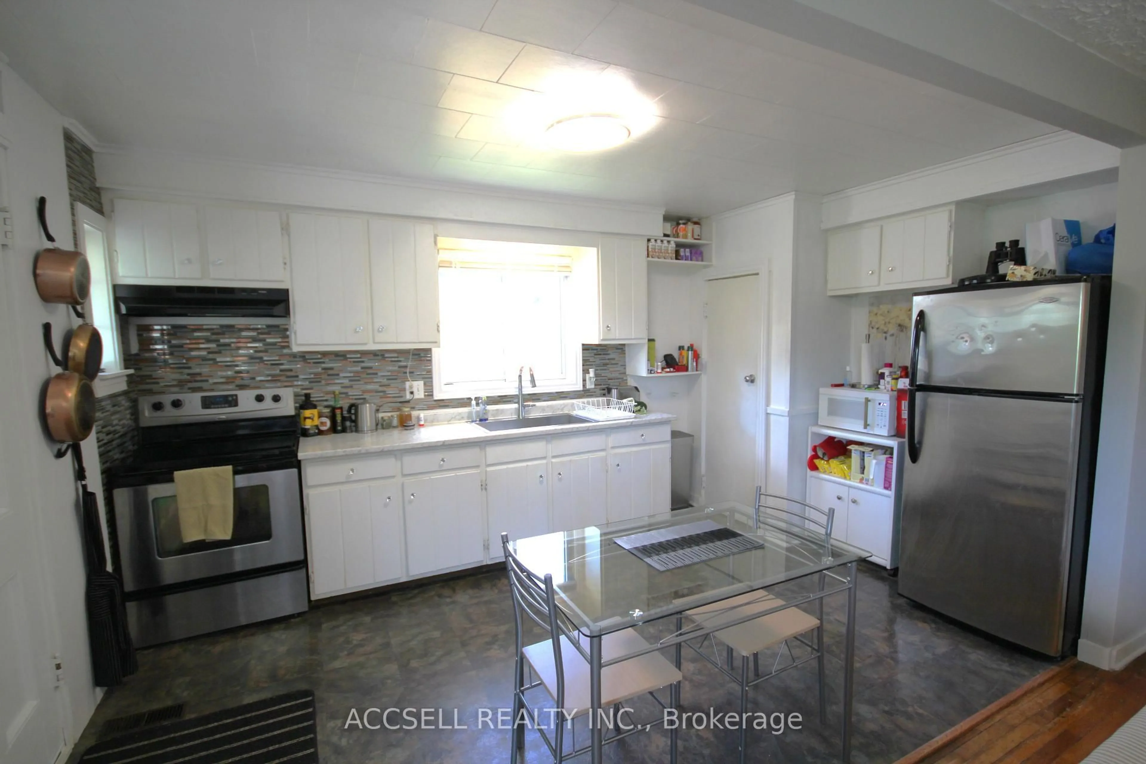 Standard kitchen, ceramic/tile floor for 478 Mccormick Blvd, London East Ontario N5W 4C5