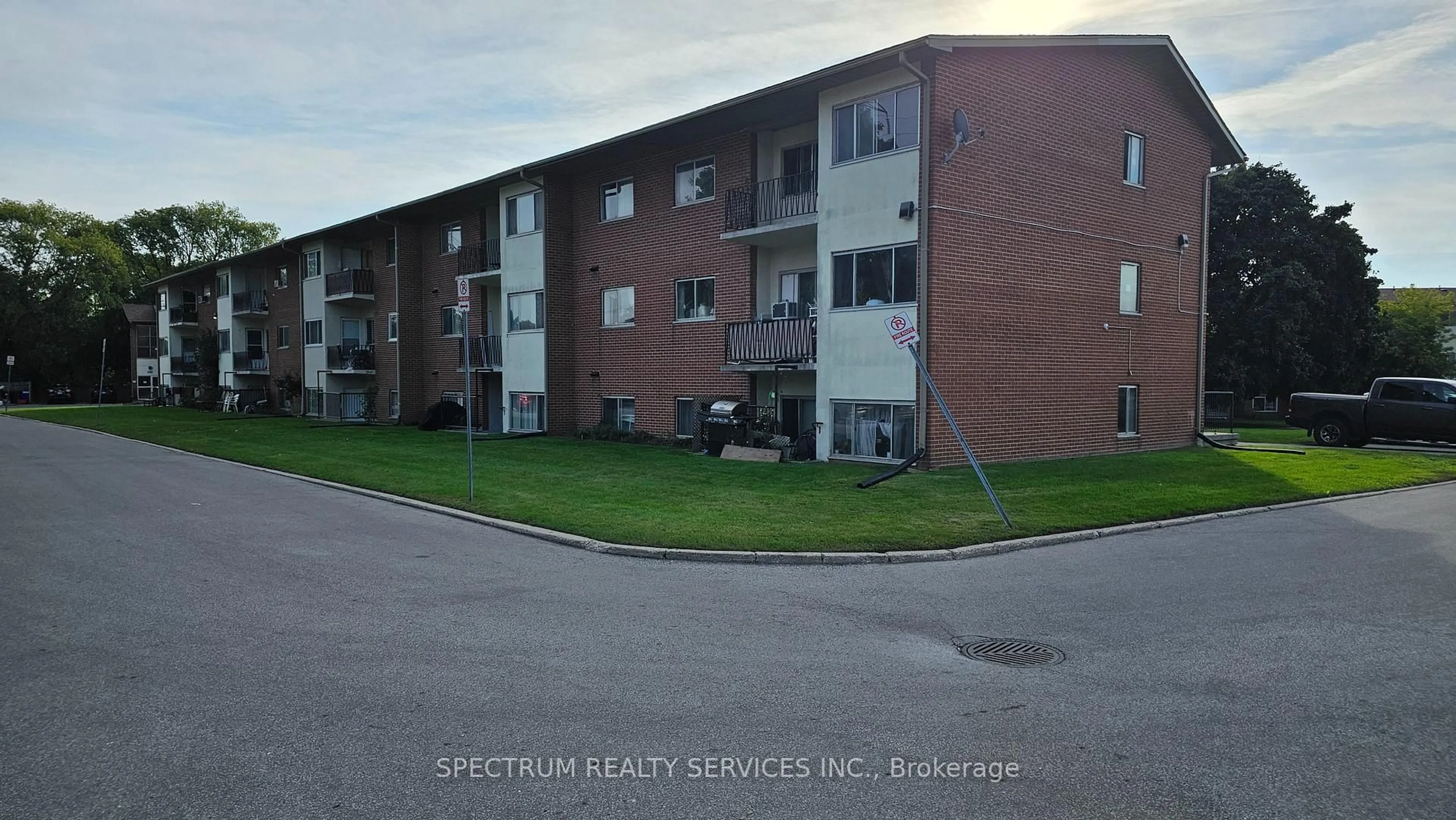 Unknown for 1170 Hamilton Rd #309, London East Ontario N5W 1A9