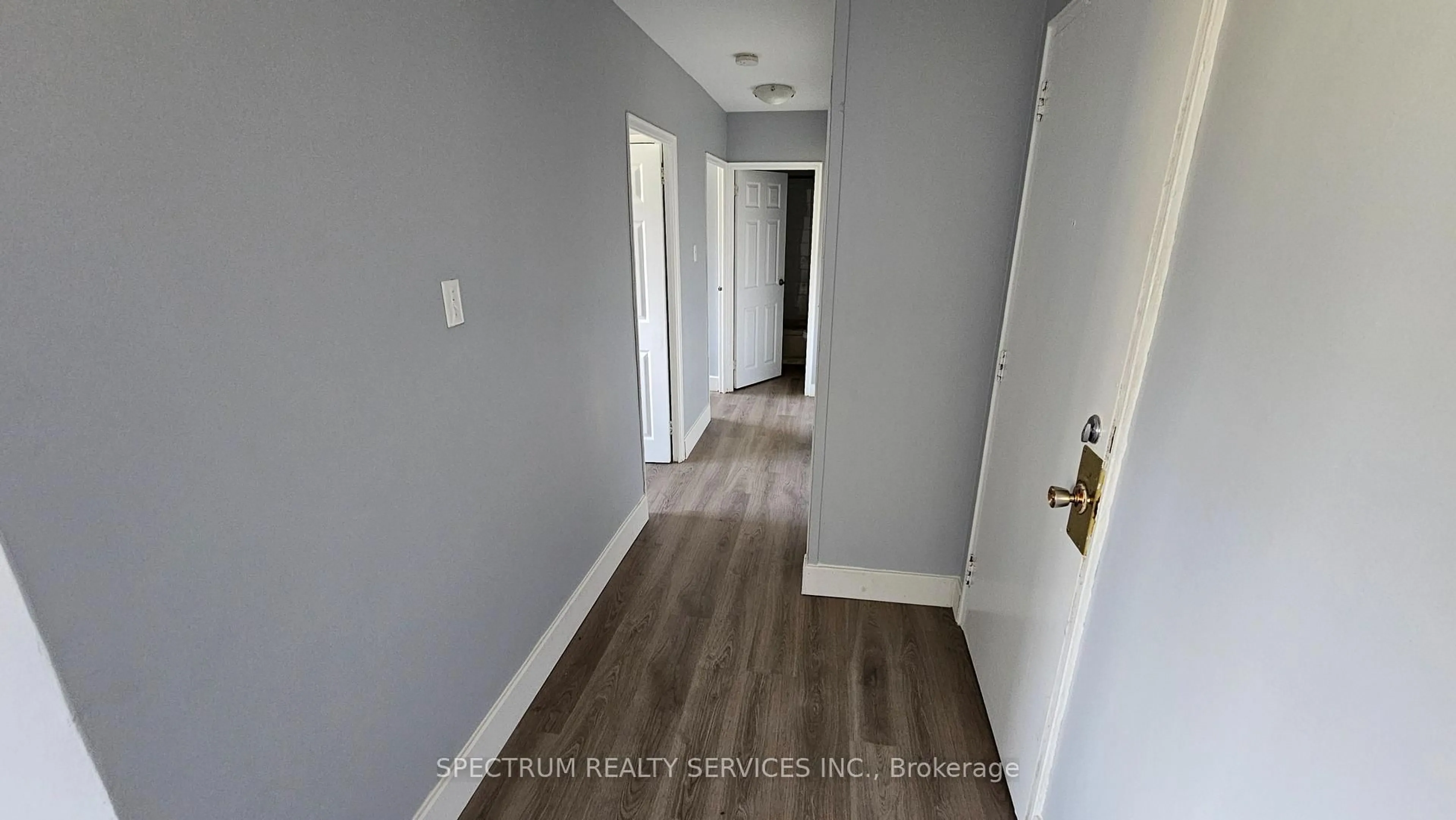 Indoor entryway for 1170 Hamilton Rd #309, London East Ontario N5W 1A9