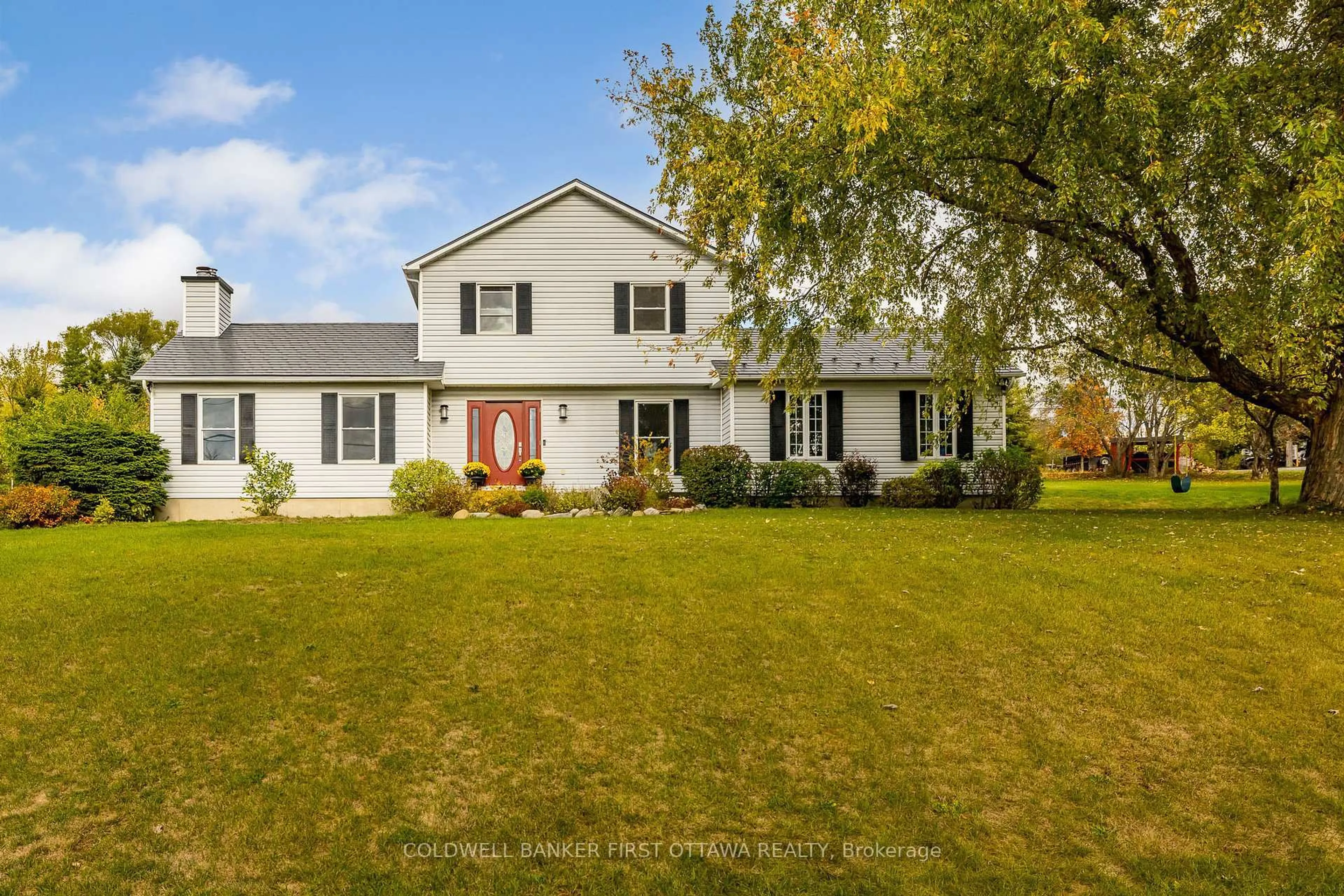 Home with vinyl exterior material, street for 100 MANION HEIGHTS Cres, Carp Ontario K0A 1L0