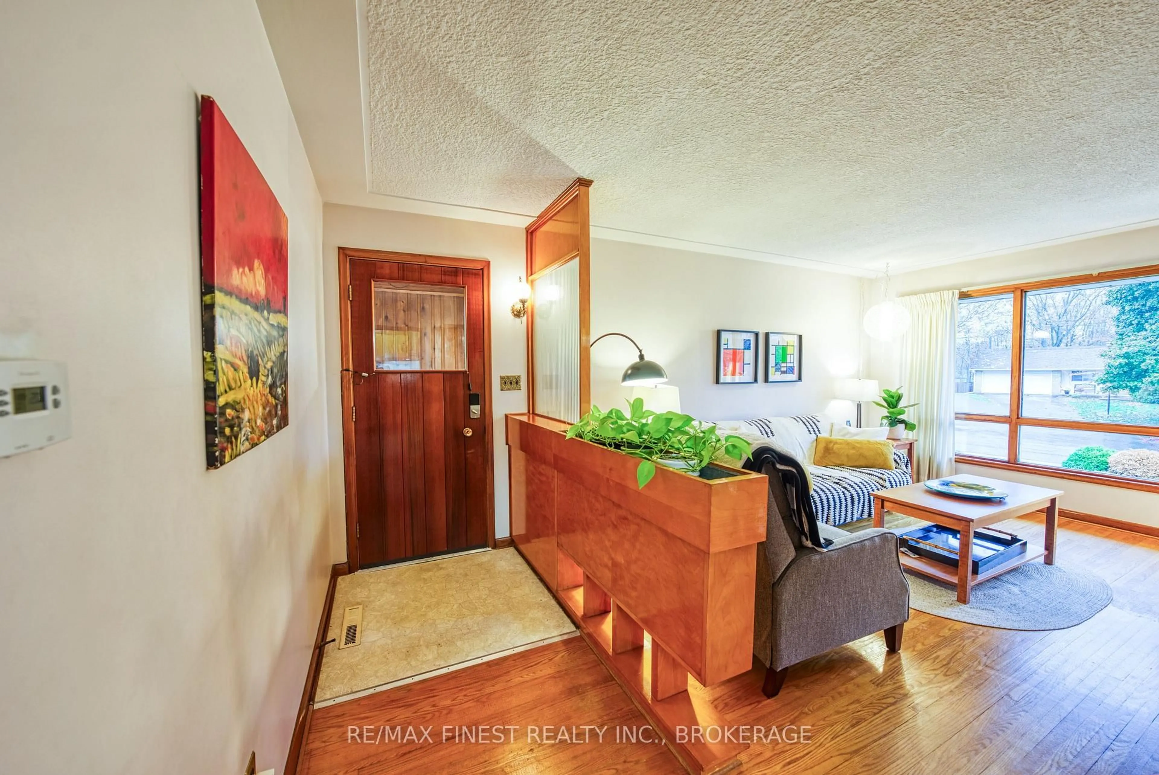 Indoor entryway for 31 Florence St, Kingston Ontario K7M 1Y5