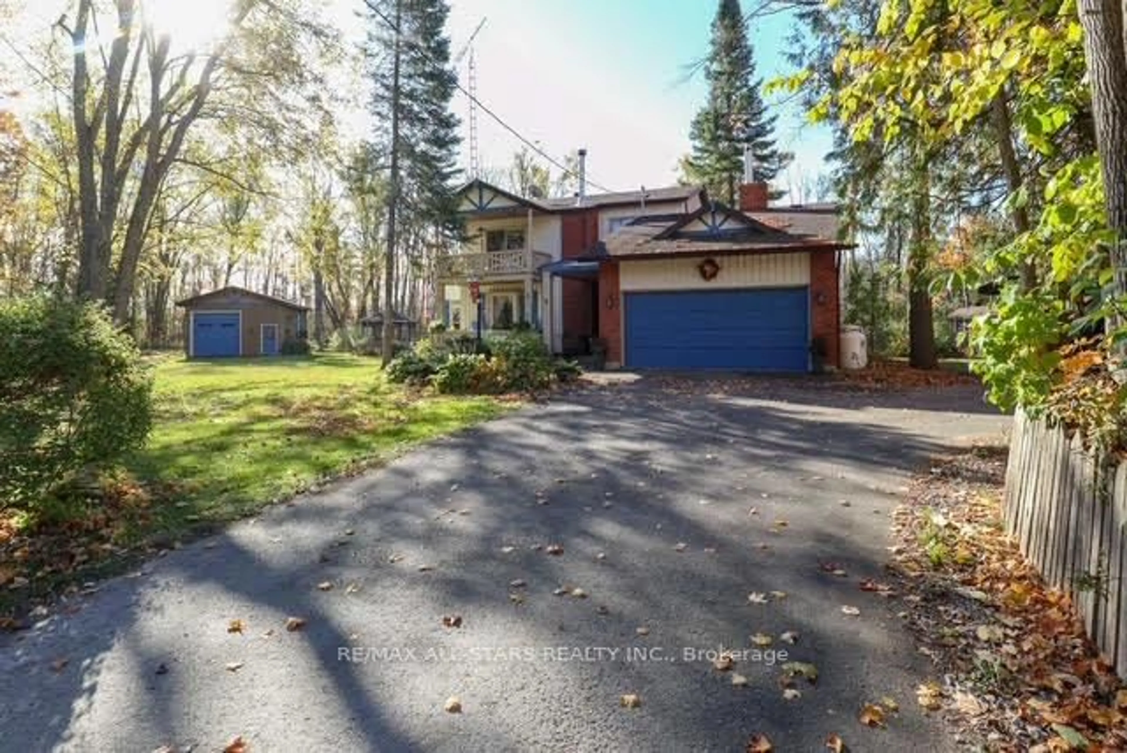 A pic from outside/outdoor area/front of a property/back of a property/a pic from drone, street for 506 Snug Harbour Rd, Kawartha Lakes Ontario K9V 4R6