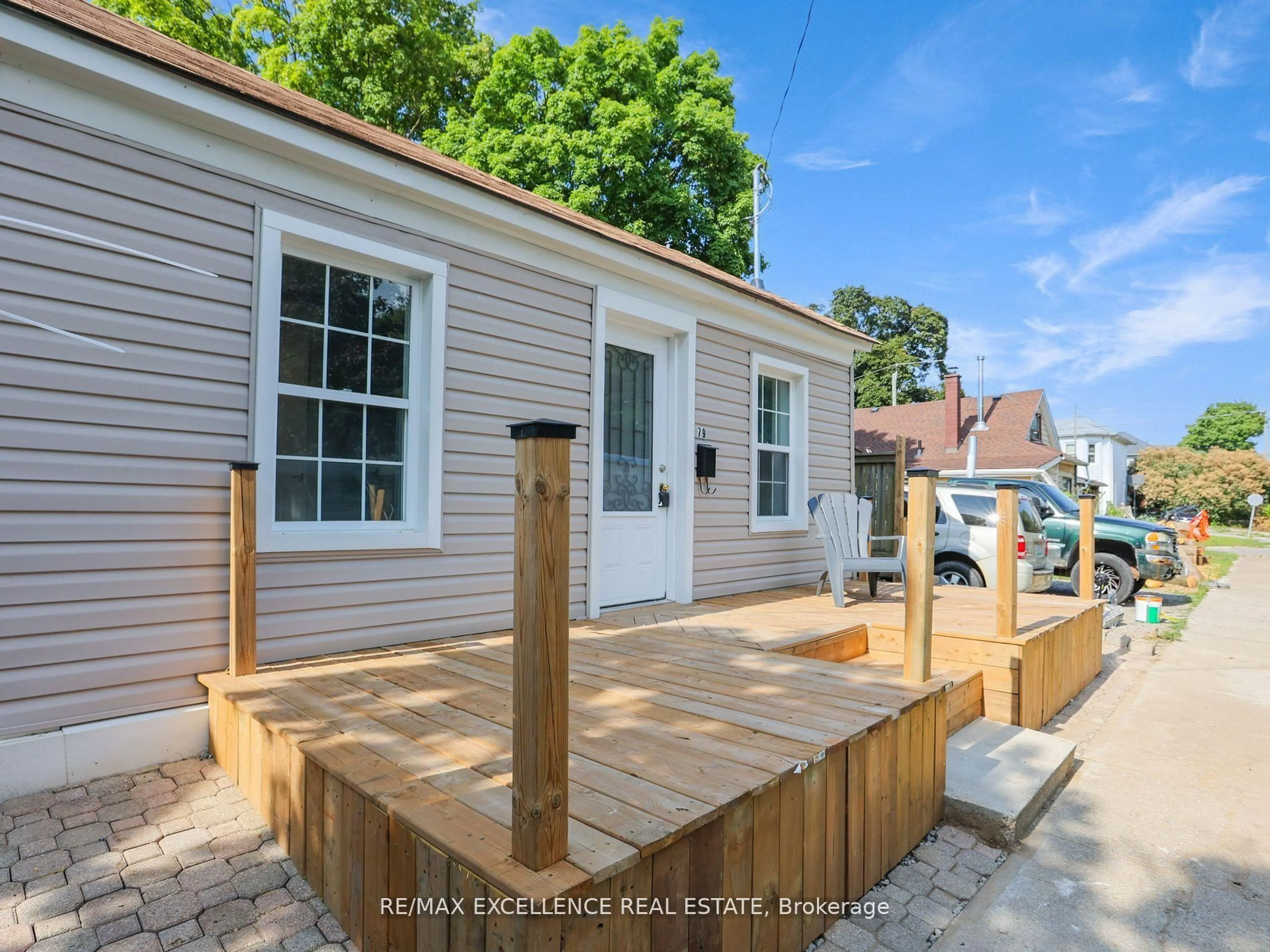 Home with vinyl exterior material, street for 79 Sunnyhill Rd, Cambridge Ontario N3C 1J6