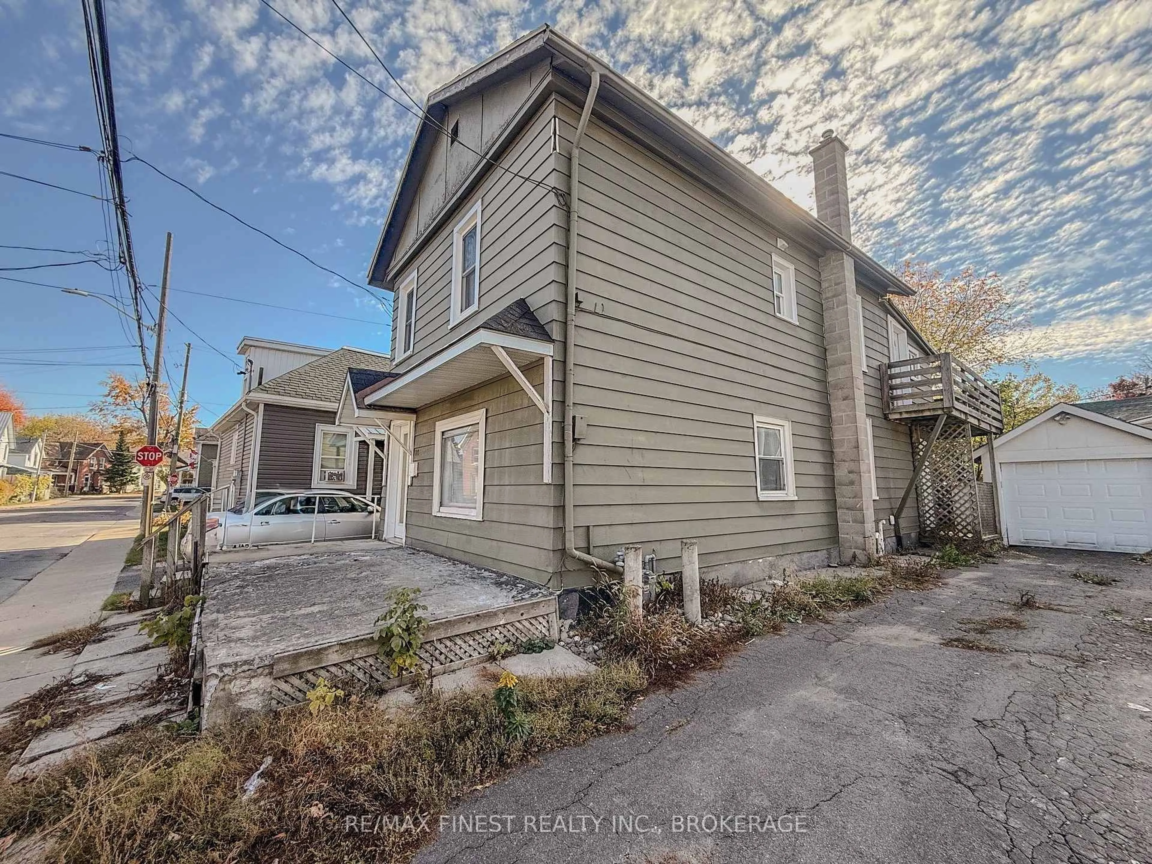 A pic from outside/outdoor area/front of a property/back of a property/a pic from drone, street for 80 Main St, Kingston Ontario K7K 3Y8