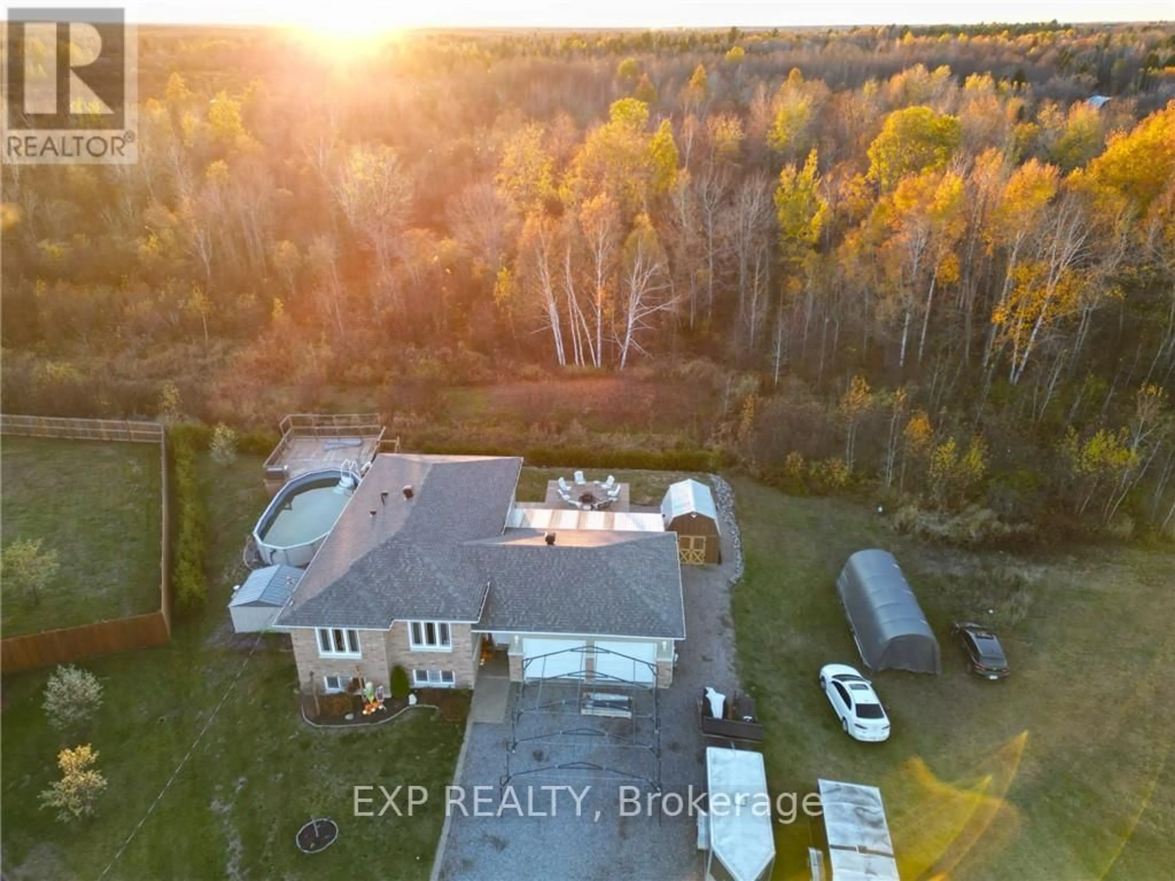 A pic from outside/outdoor area/front of a property/back of a property/a pic from drone, building for 17 Balsam Crt, West Nipissing Ontario P2B 0B7