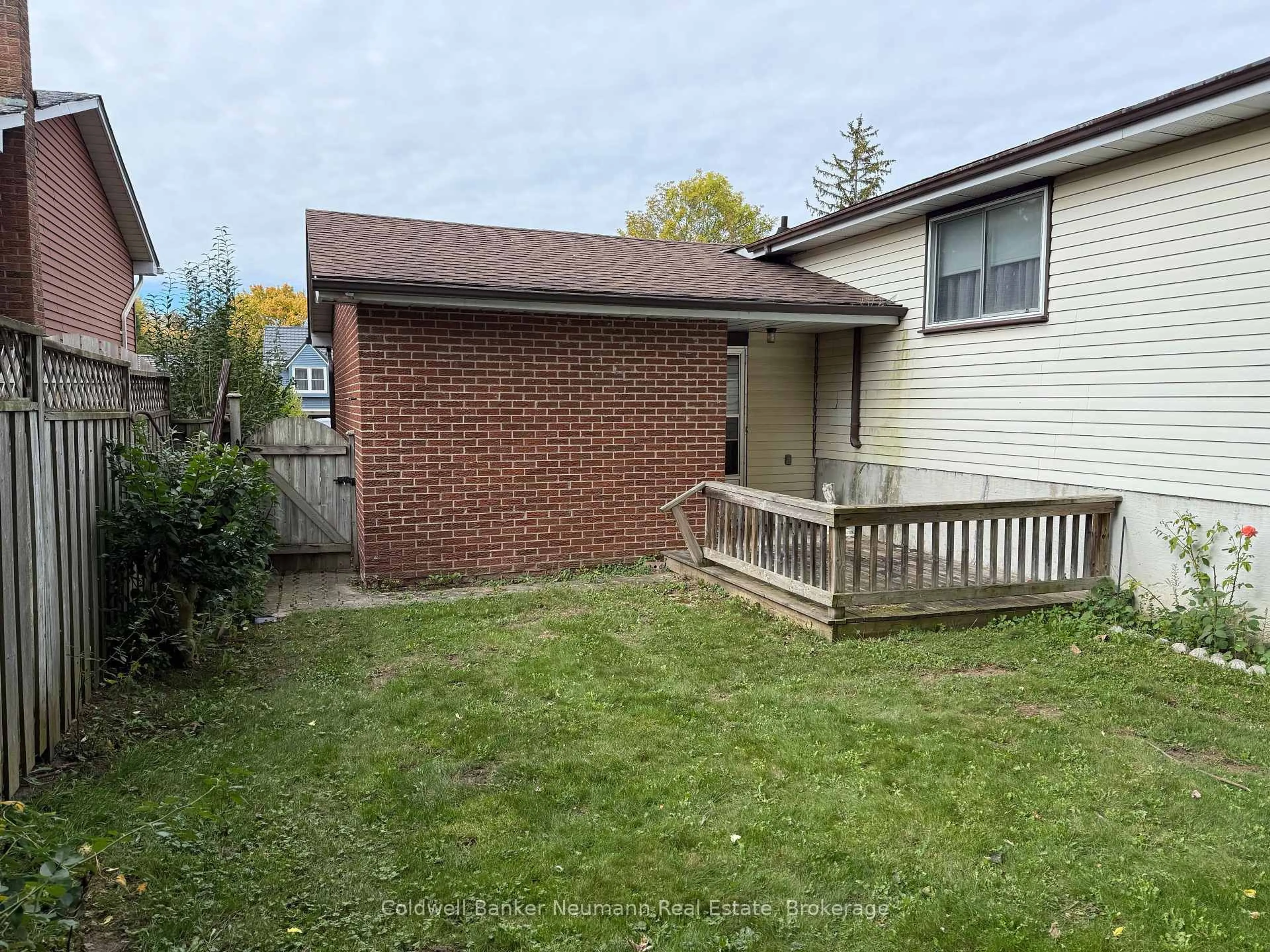Unknown for 125 Queensdale Cres, Guelph Ontario N1H 6W6