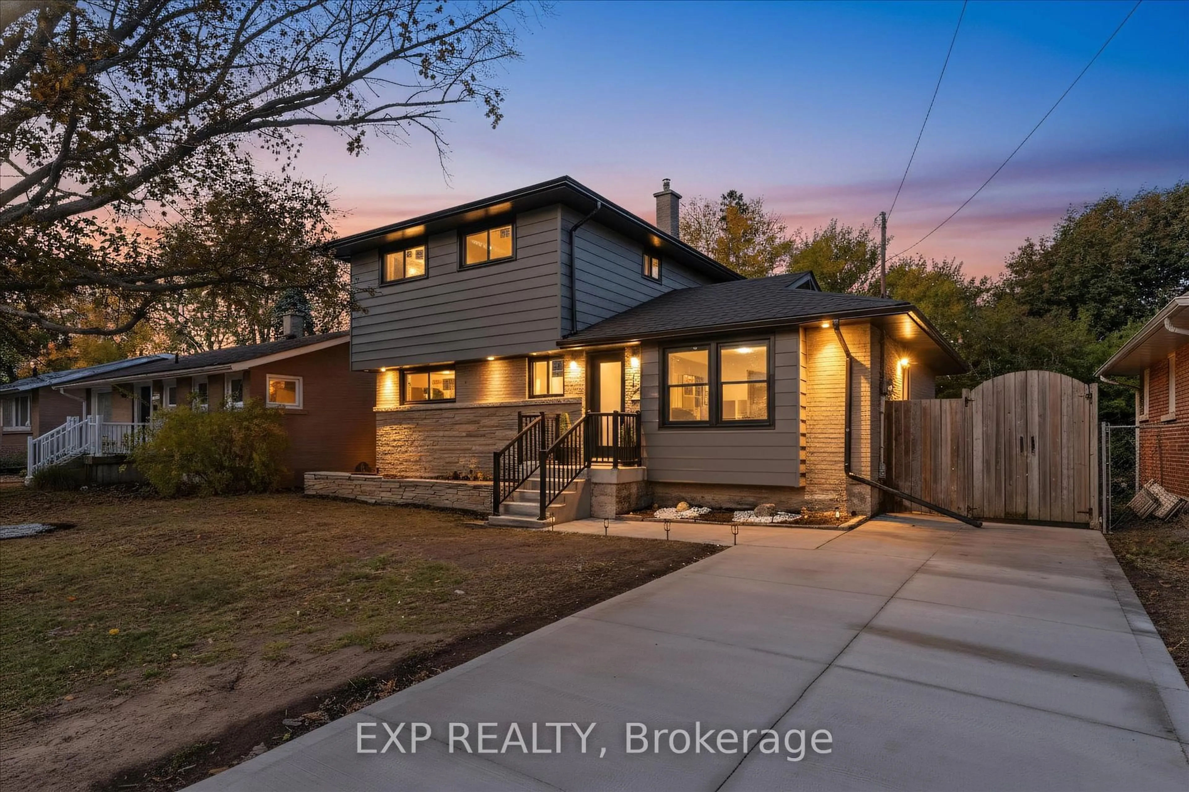 Home with brick exterior material, street for 39 Grandfield St, Hamilton Ontario L8T 2H1