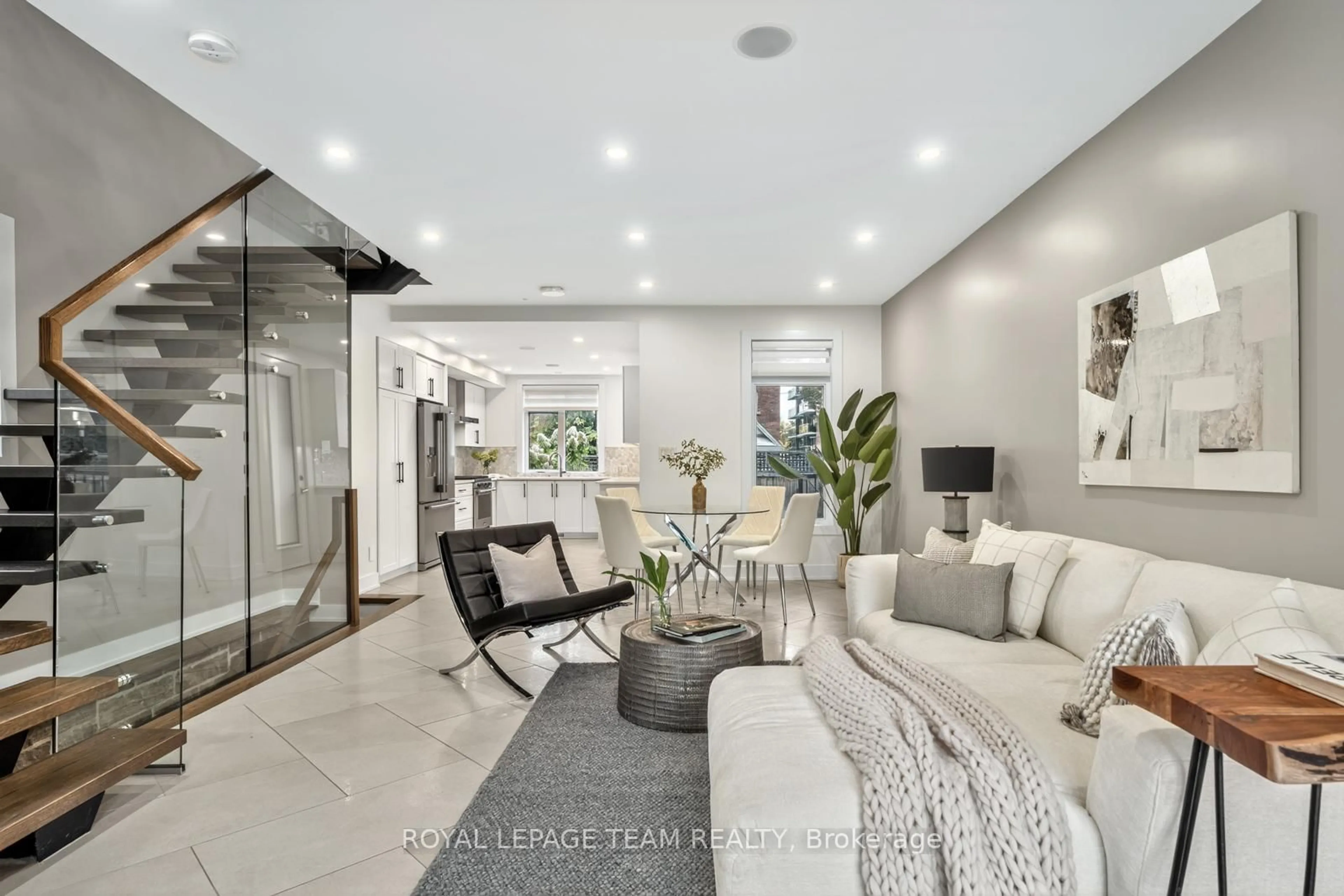 Unknown for 16 First Ave, Ottawa Ontario K1S 2G2