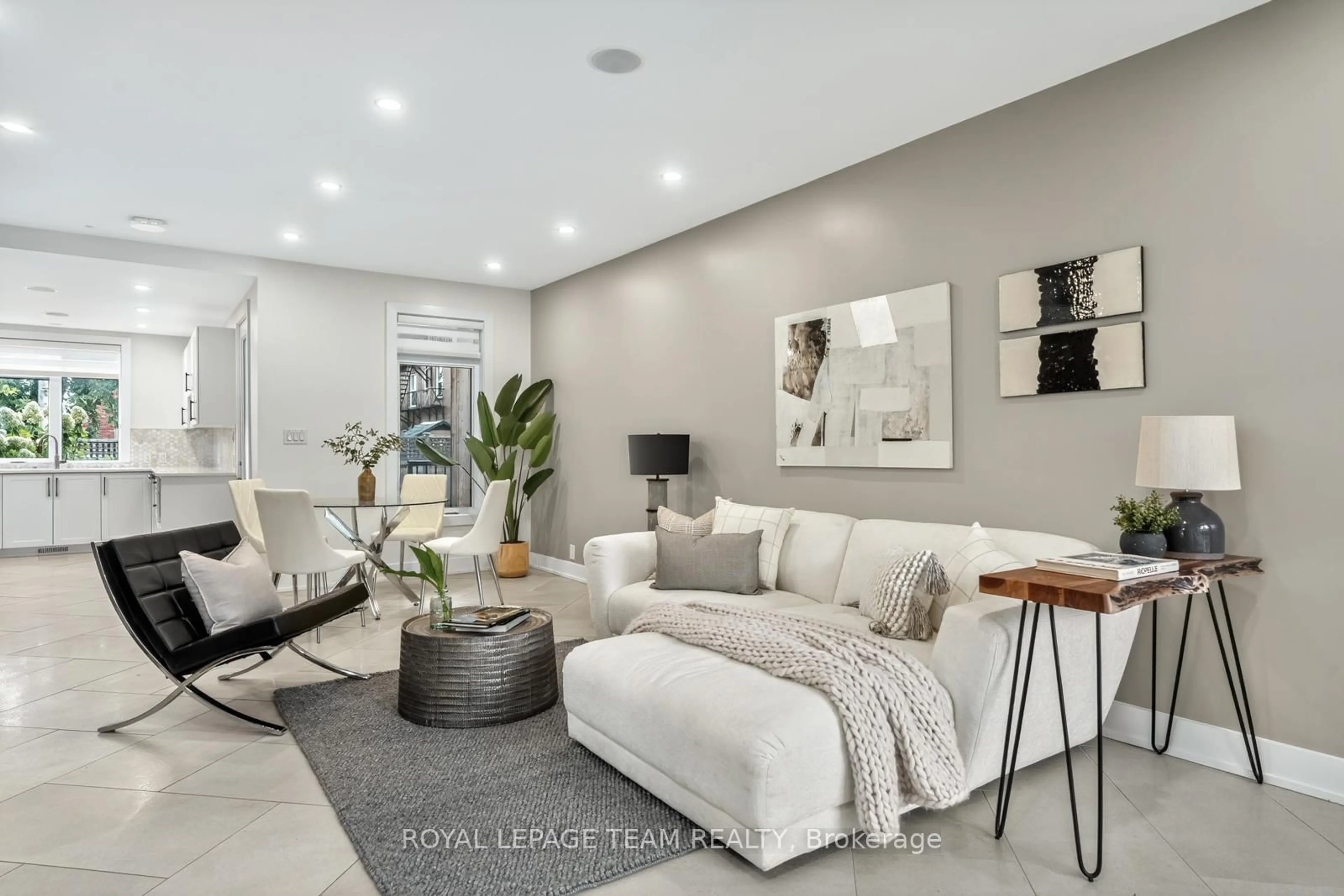 Living room with furniture, unknown for 16 First Ave, Ottawa Ontario K1S 2G2