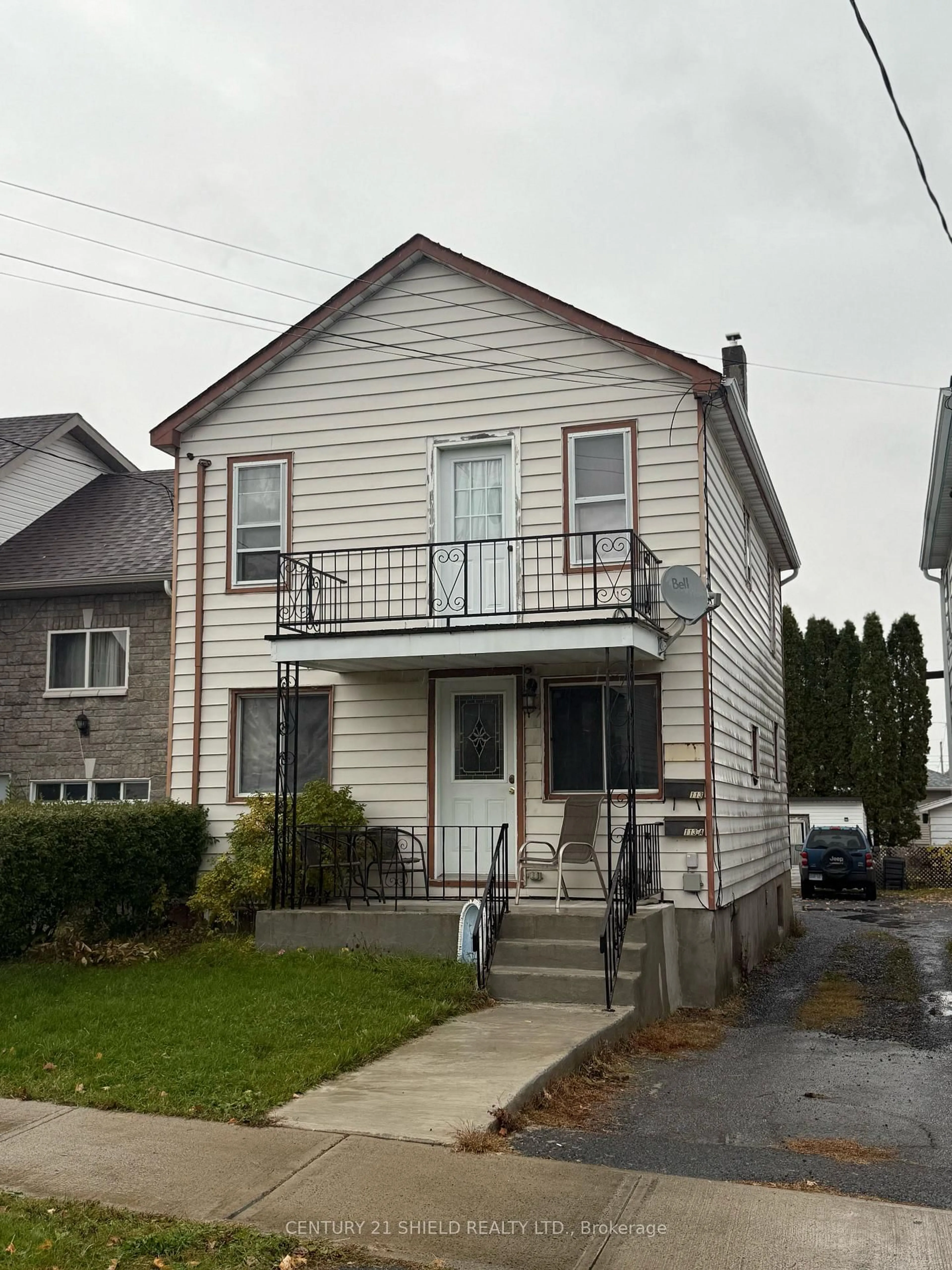 Home with vinyl exterior material, street for 113 Lefebvre Ave, Cornwall Ontario K6H 5G6