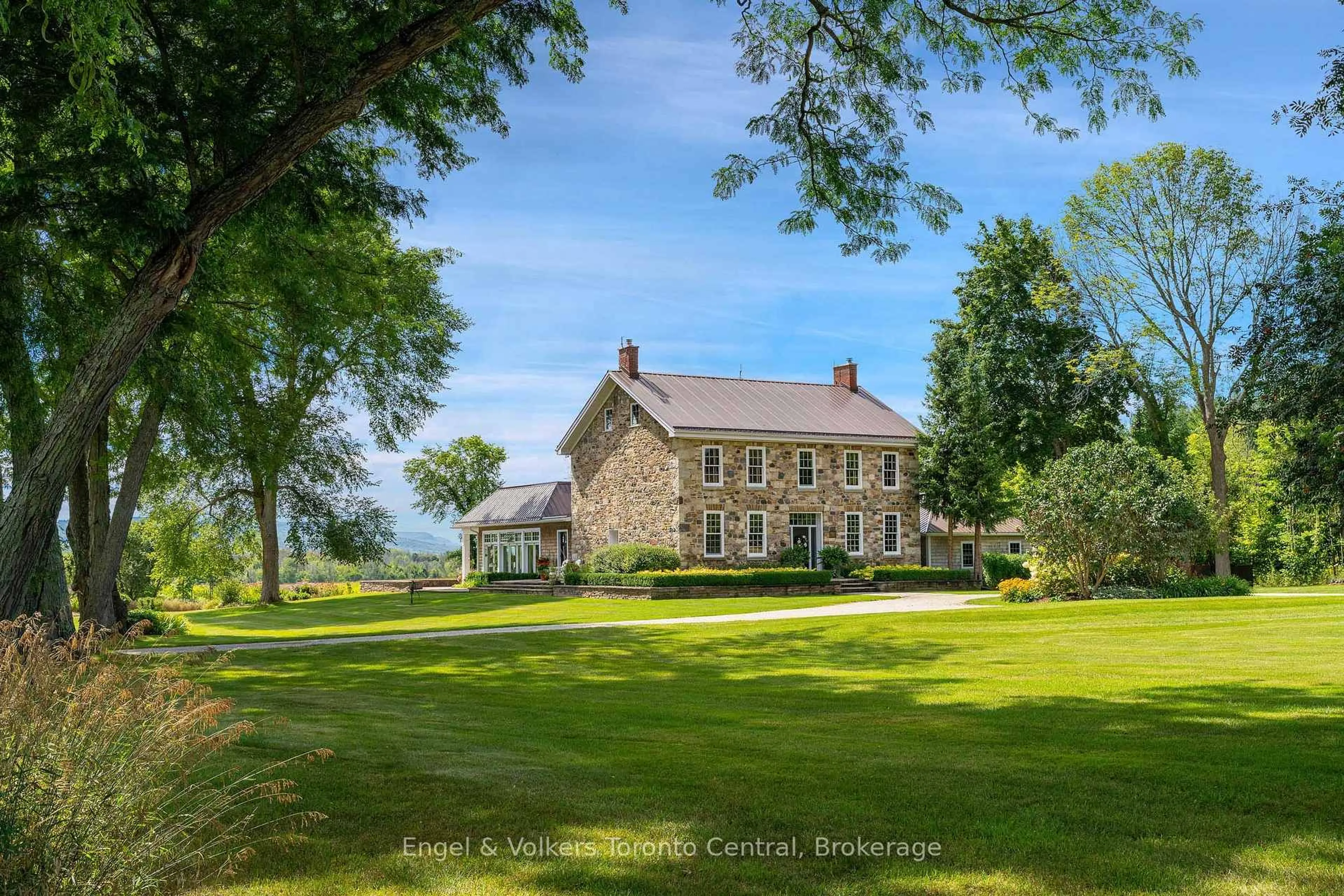 A pic from outside/outdoor area/front of a property/back of a property/a pic from drone, unknown for 727070 Side Rd 22C Sdrd, Grey Highlands Ontario N0H 1J0