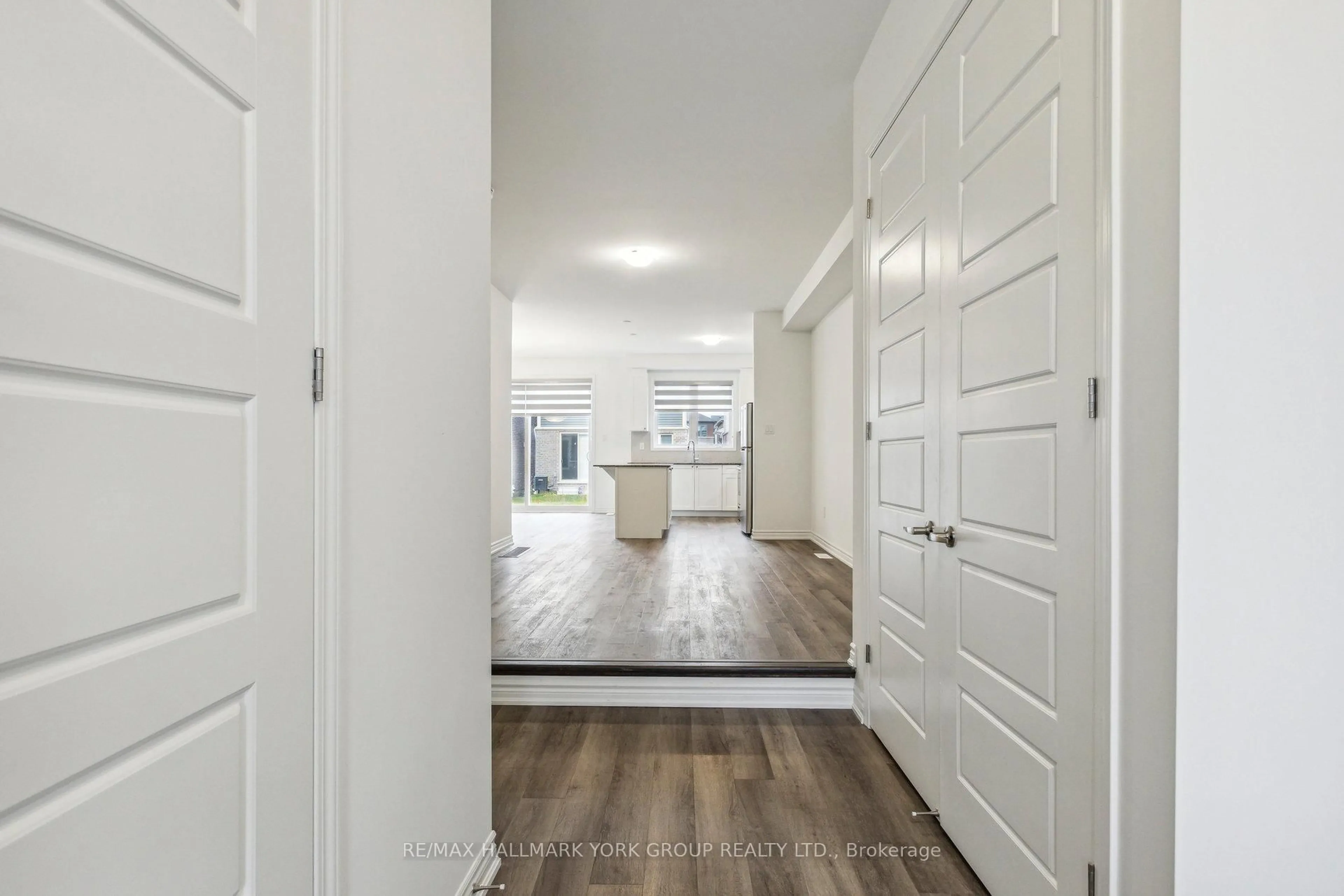 Indoor entryway for 54 Histand Tr, Kitchener Ontario N2R 0S2