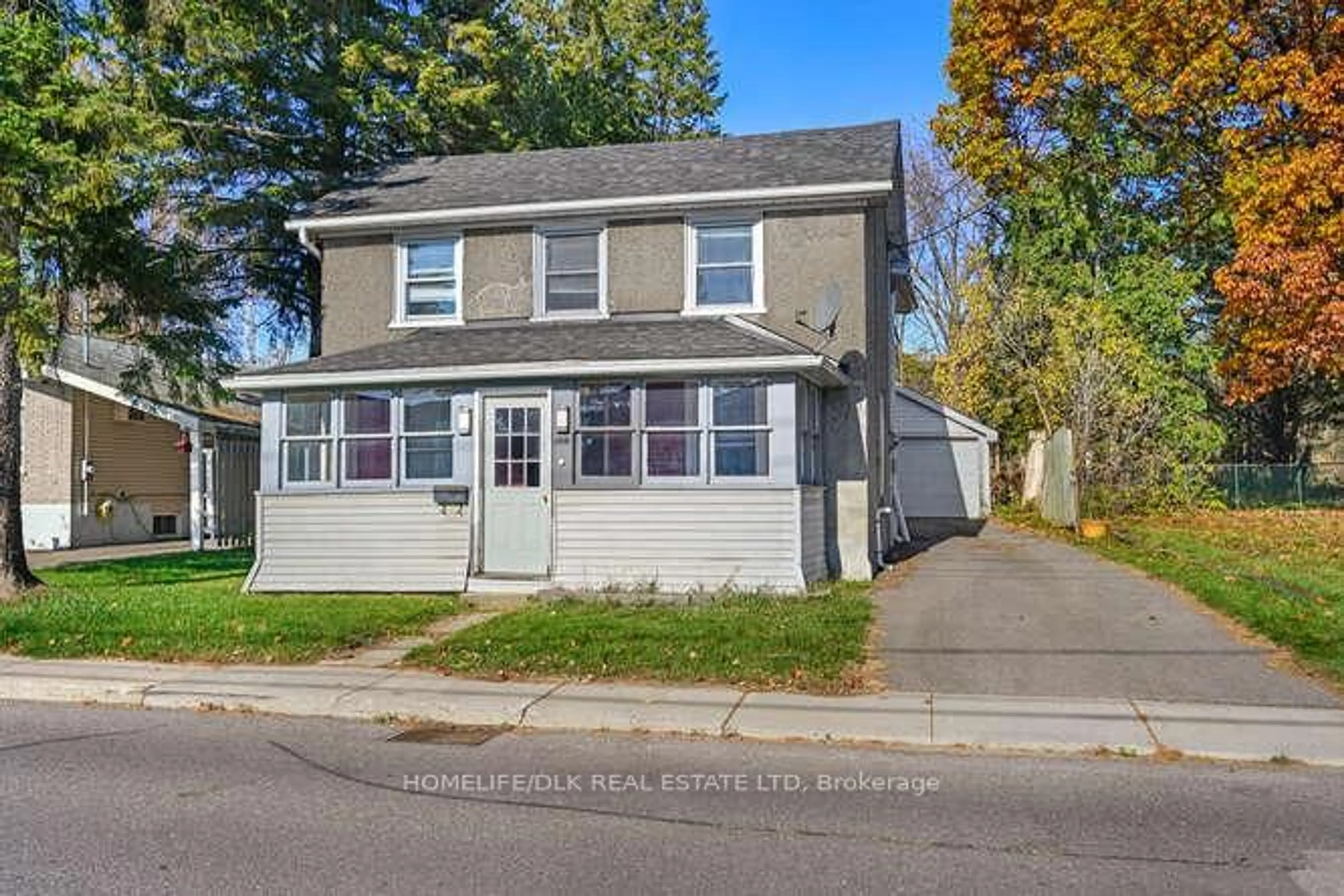 Home with vinyl exterior material, street for 306 Brock St, Brockville Ontario K6V 4G7