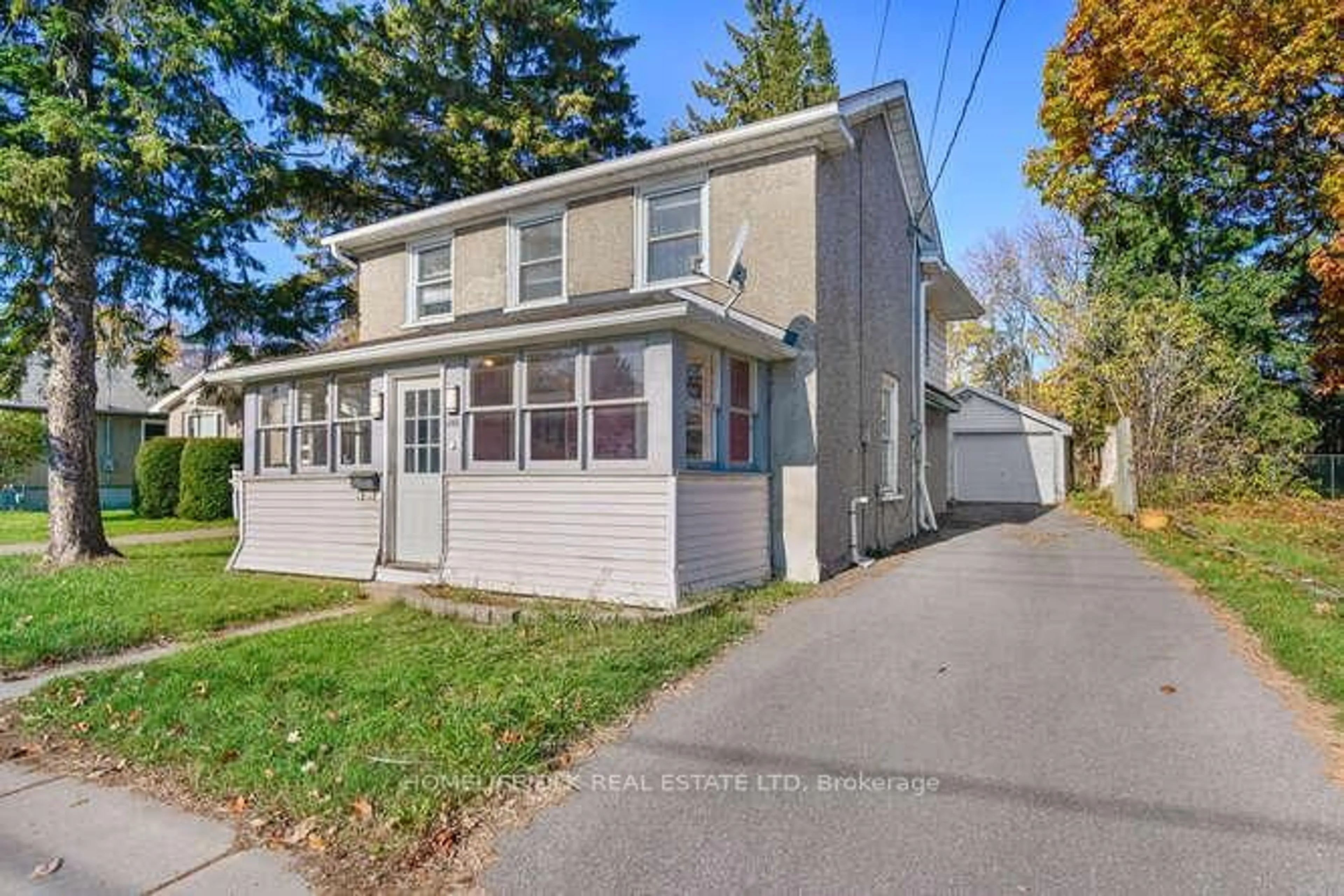 Home with vinyl exterior material, street for 306 Brock St, Brockville Ontario K6V 4G7