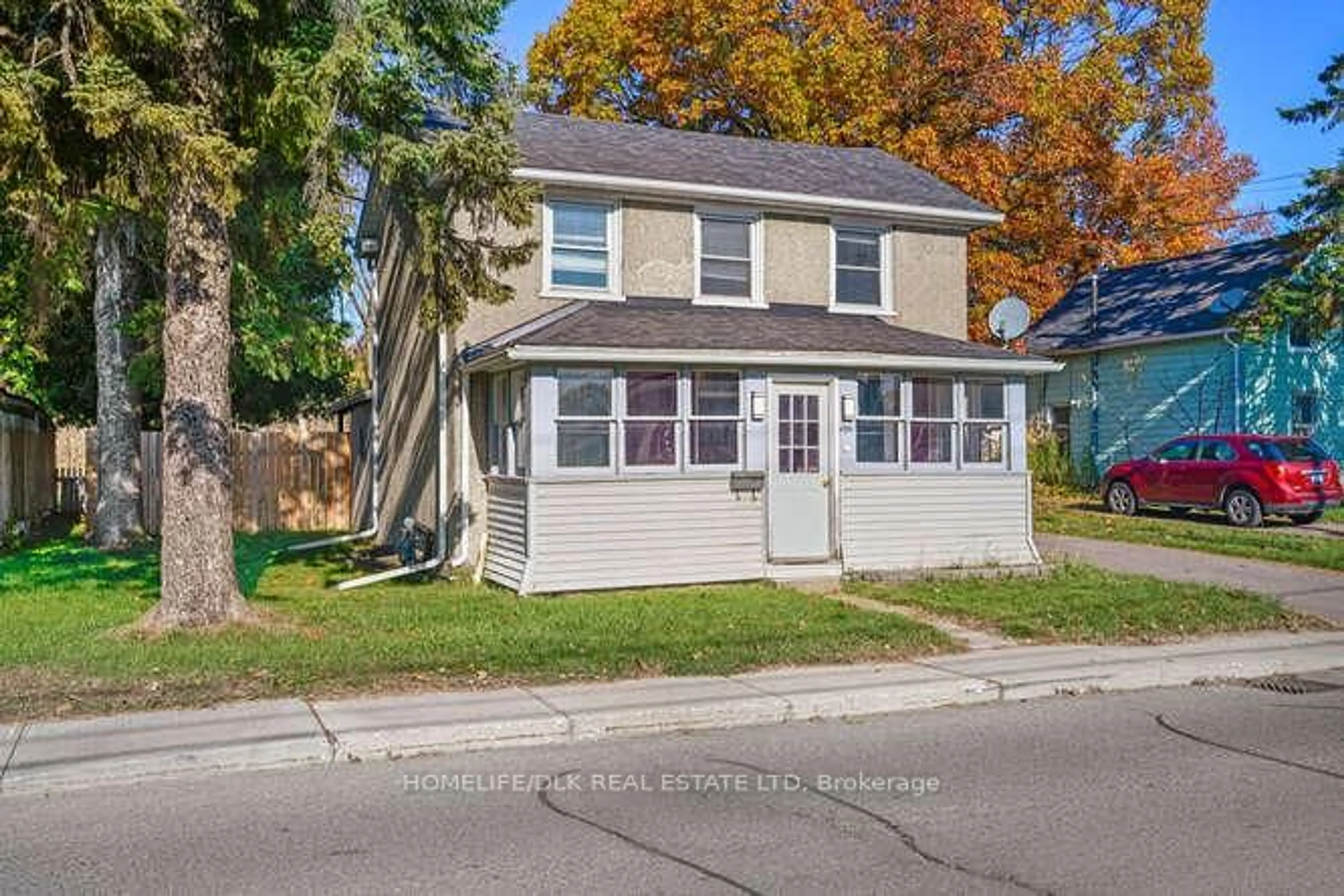 Home with vinyl exterior material, street for 306 Brock St, Brockville Ontario K6V 4G7