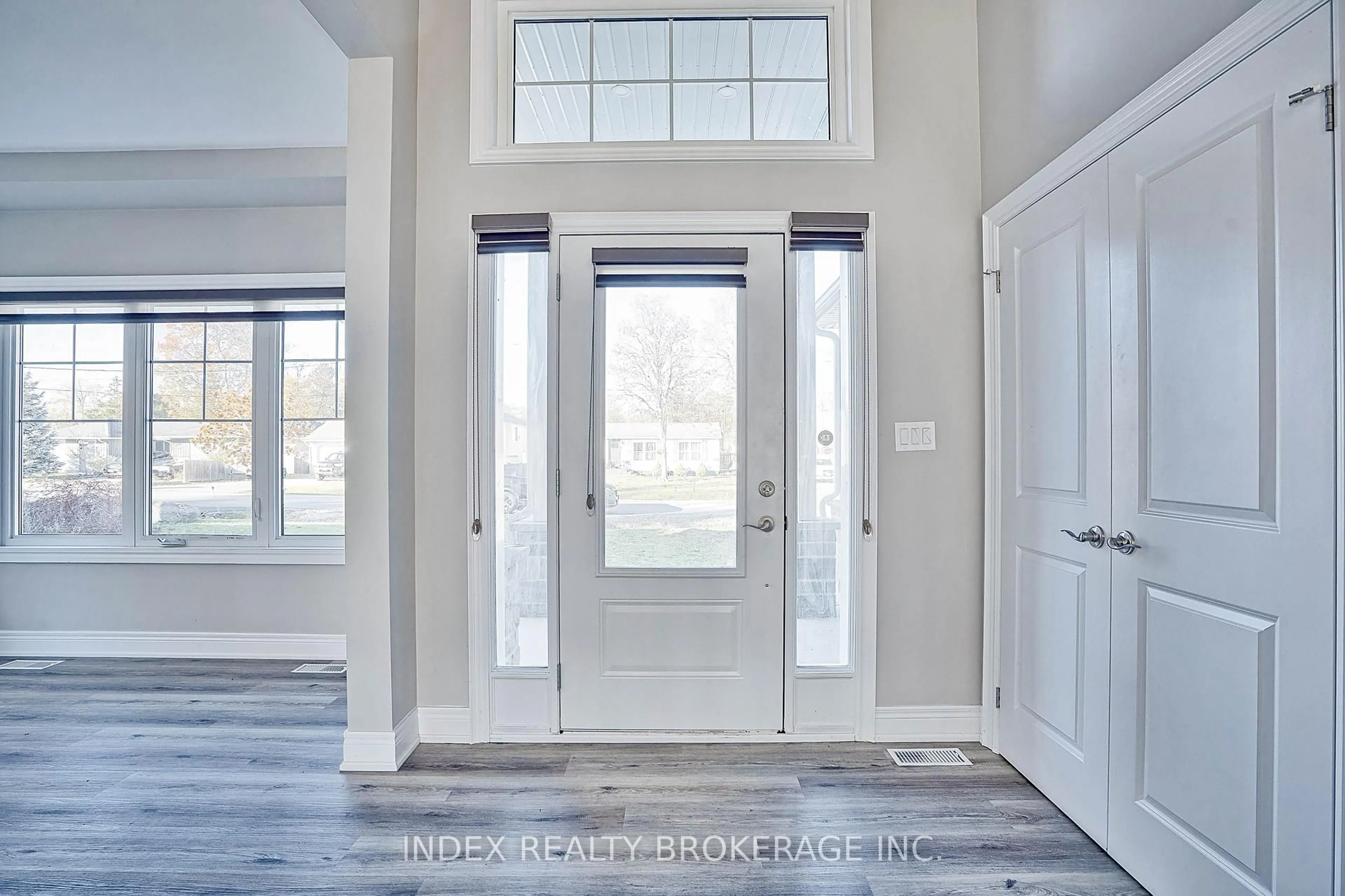 Indoor entryway for 3109 Riselay Ave, Fort Erie Ontario L0S 1N0