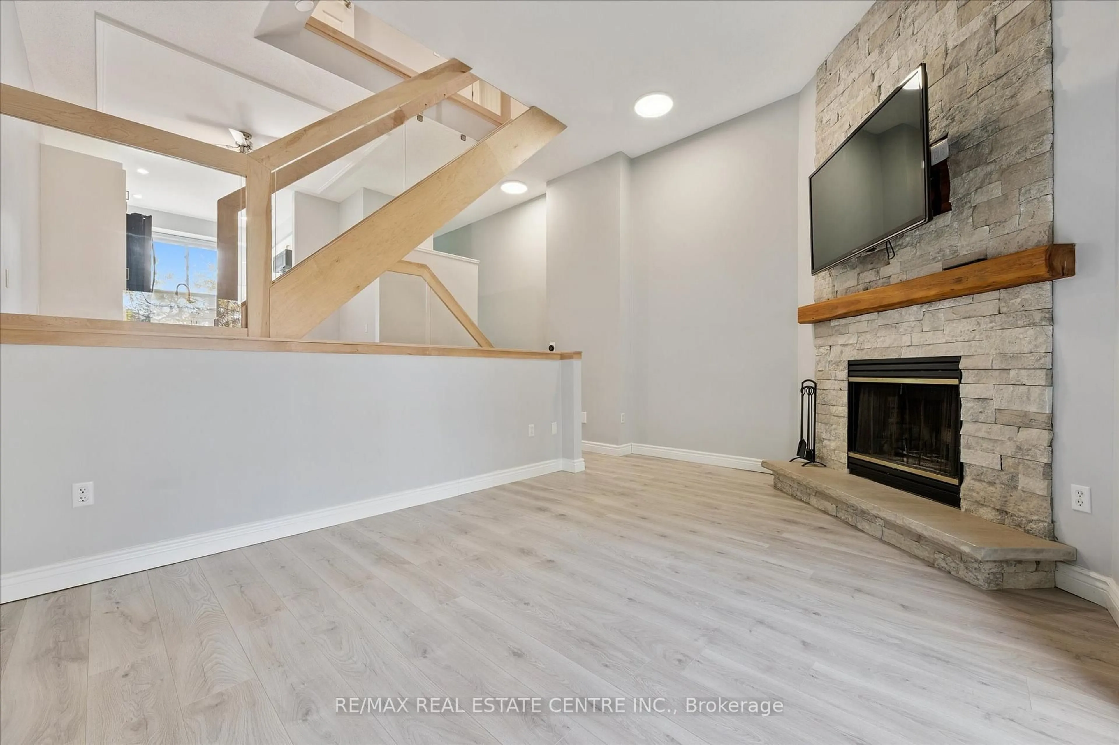 Unknown for 589 Beechwood Dr #5, Waterloo Ontario N2T 2K9