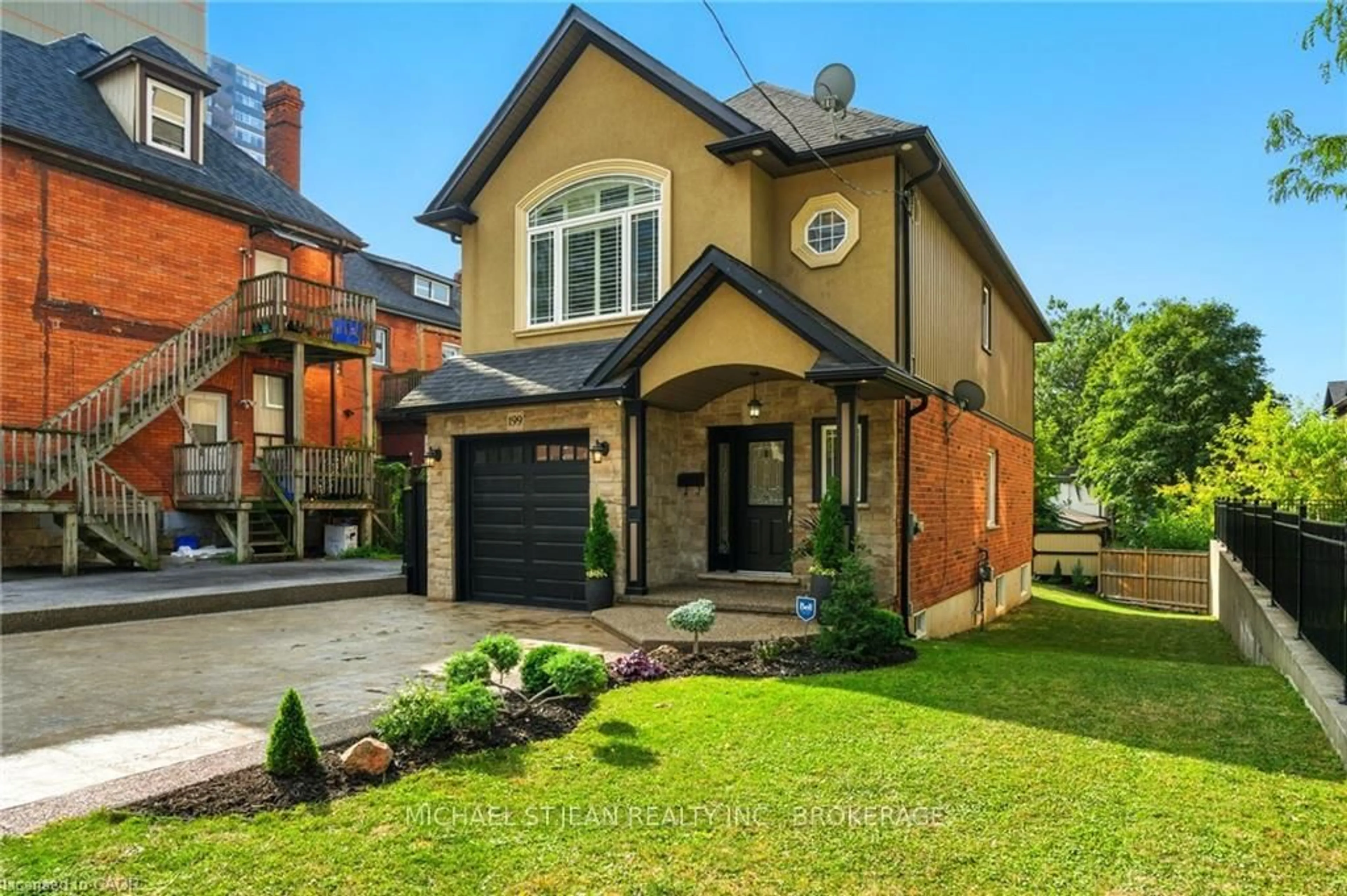 Home with brick exterior material, street for 199 Hunter St, Hamilton Ontario L8P 1R7