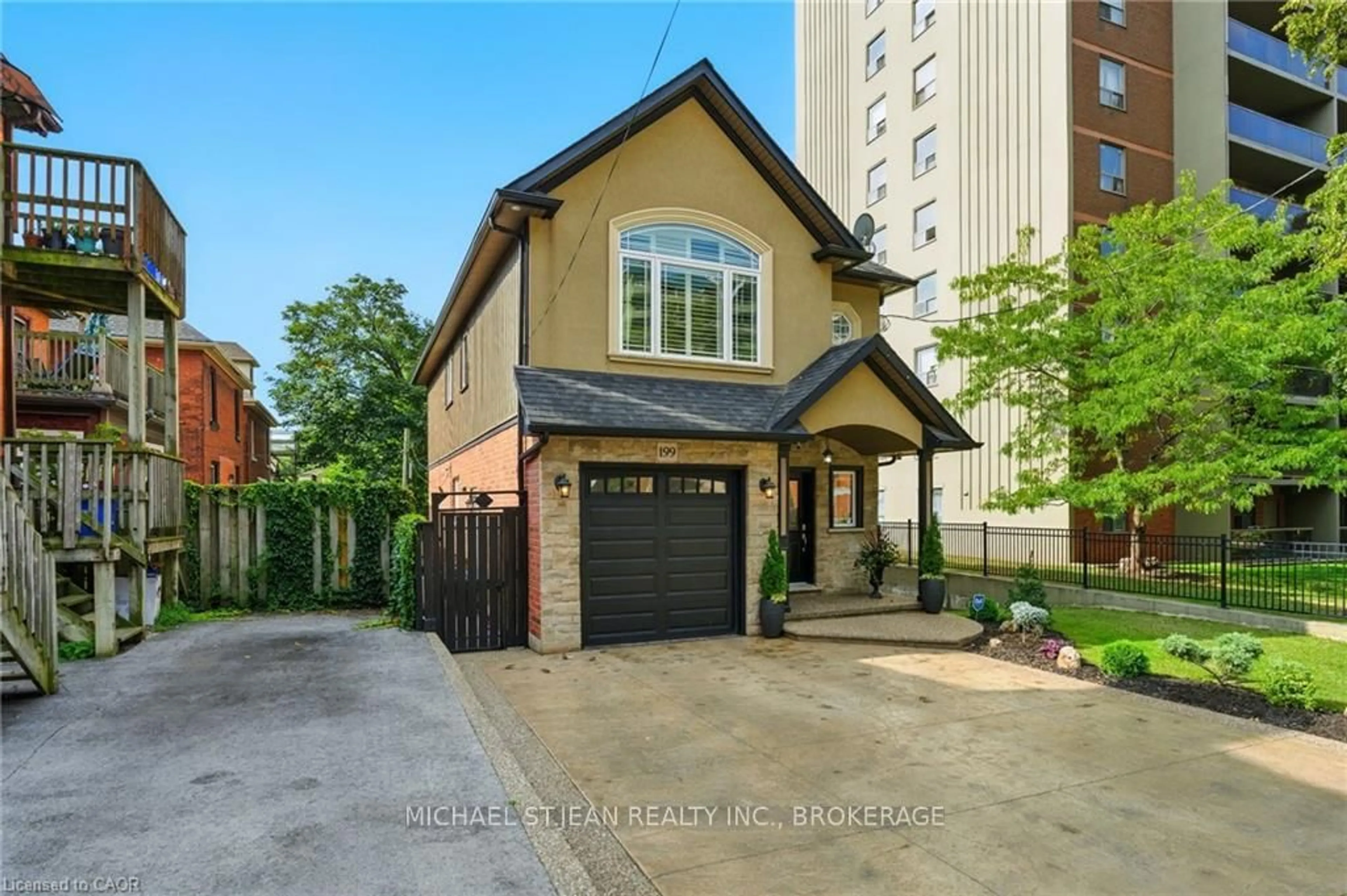 Home with brick exterior material, street for 199 Hunter St, Hamilton Ontario L8P 1R7