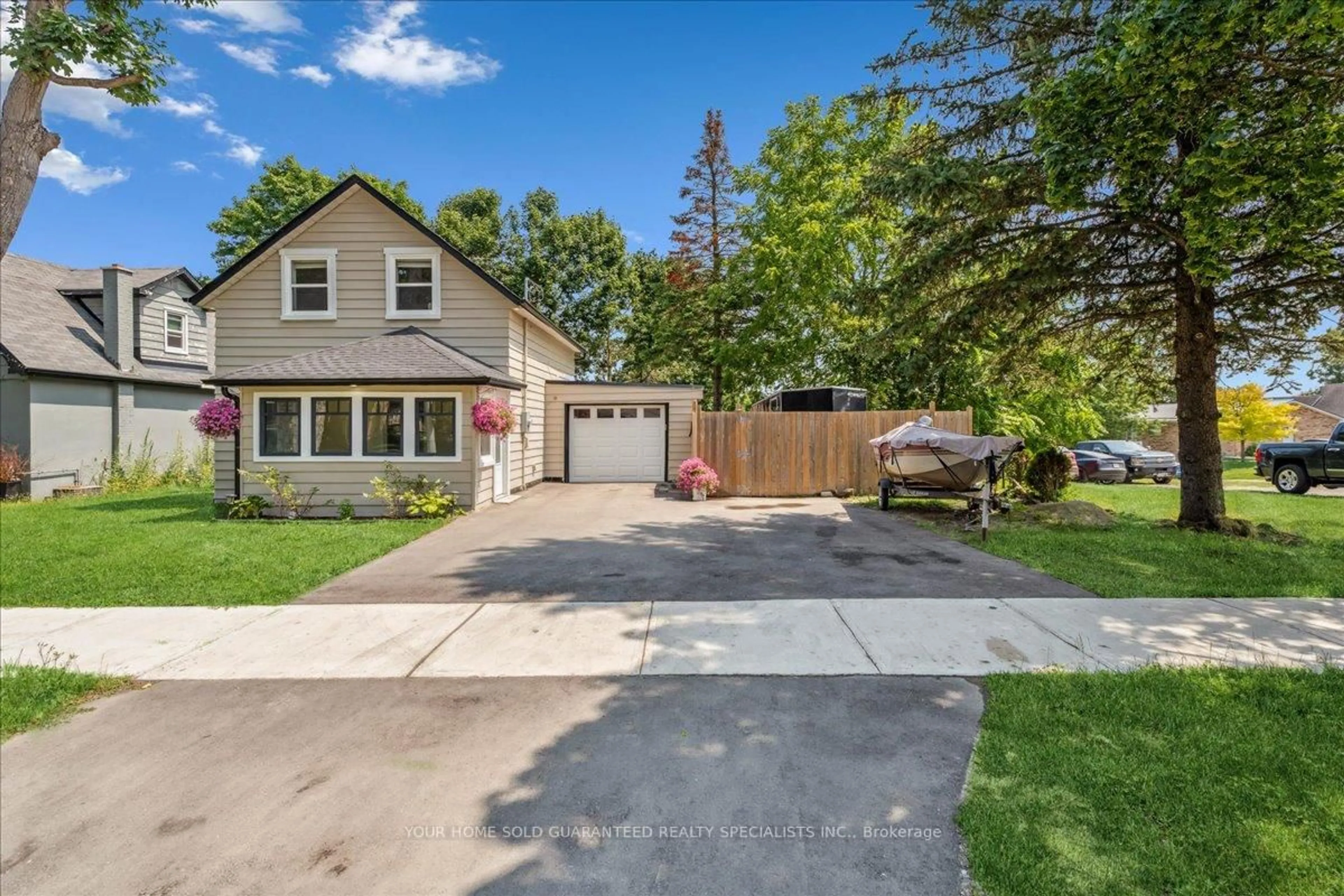 A pic from outside/outdoor area/front of a property/back of a property/a pic from drone, street for 501 Owen Sound St, Shelburne Ontario L9V 2W9
