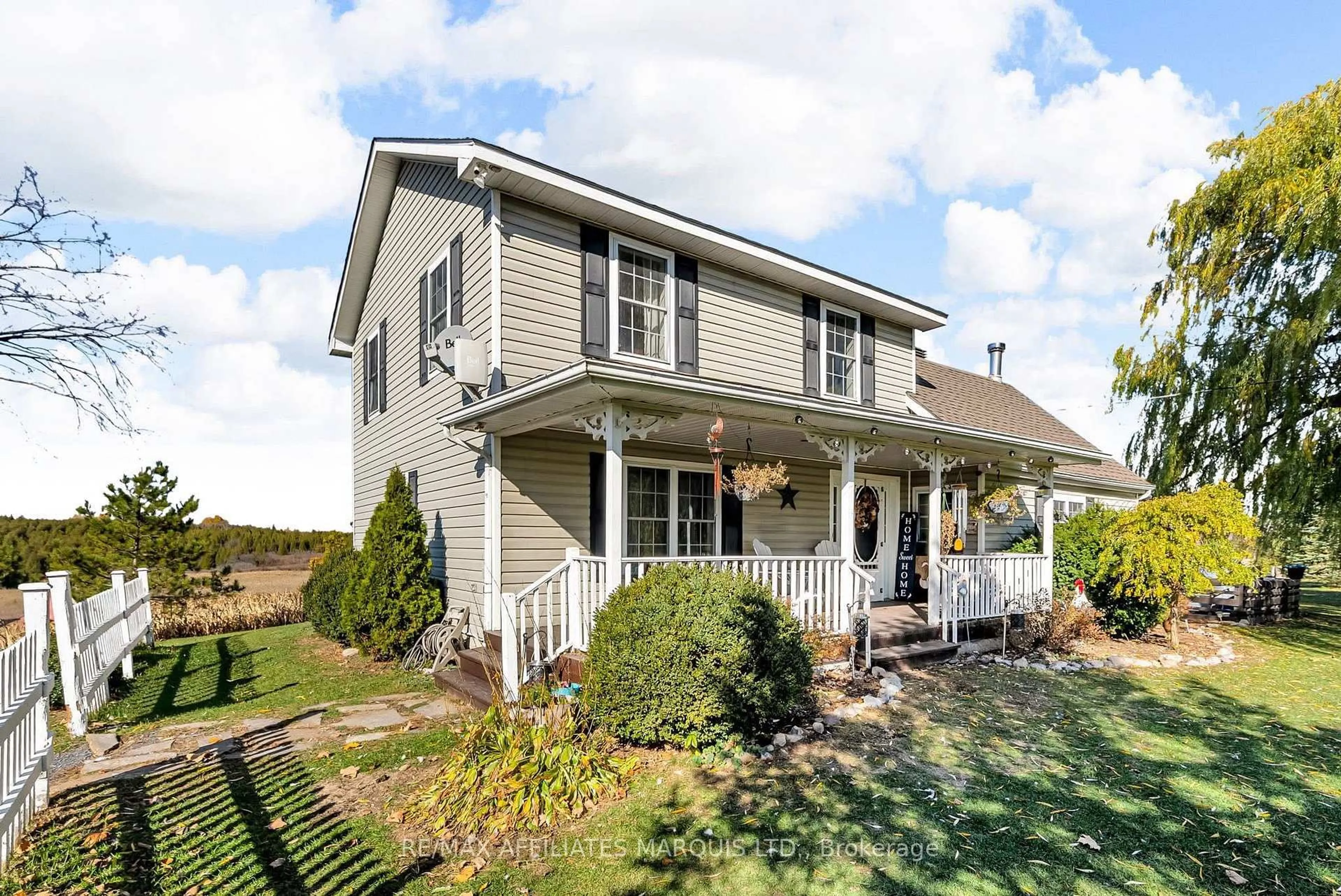 Home with vinyl exterior material, unknown for 20267 COUNTY ROAD 18 Rd, South Glengarry Ontario K0C 2J0