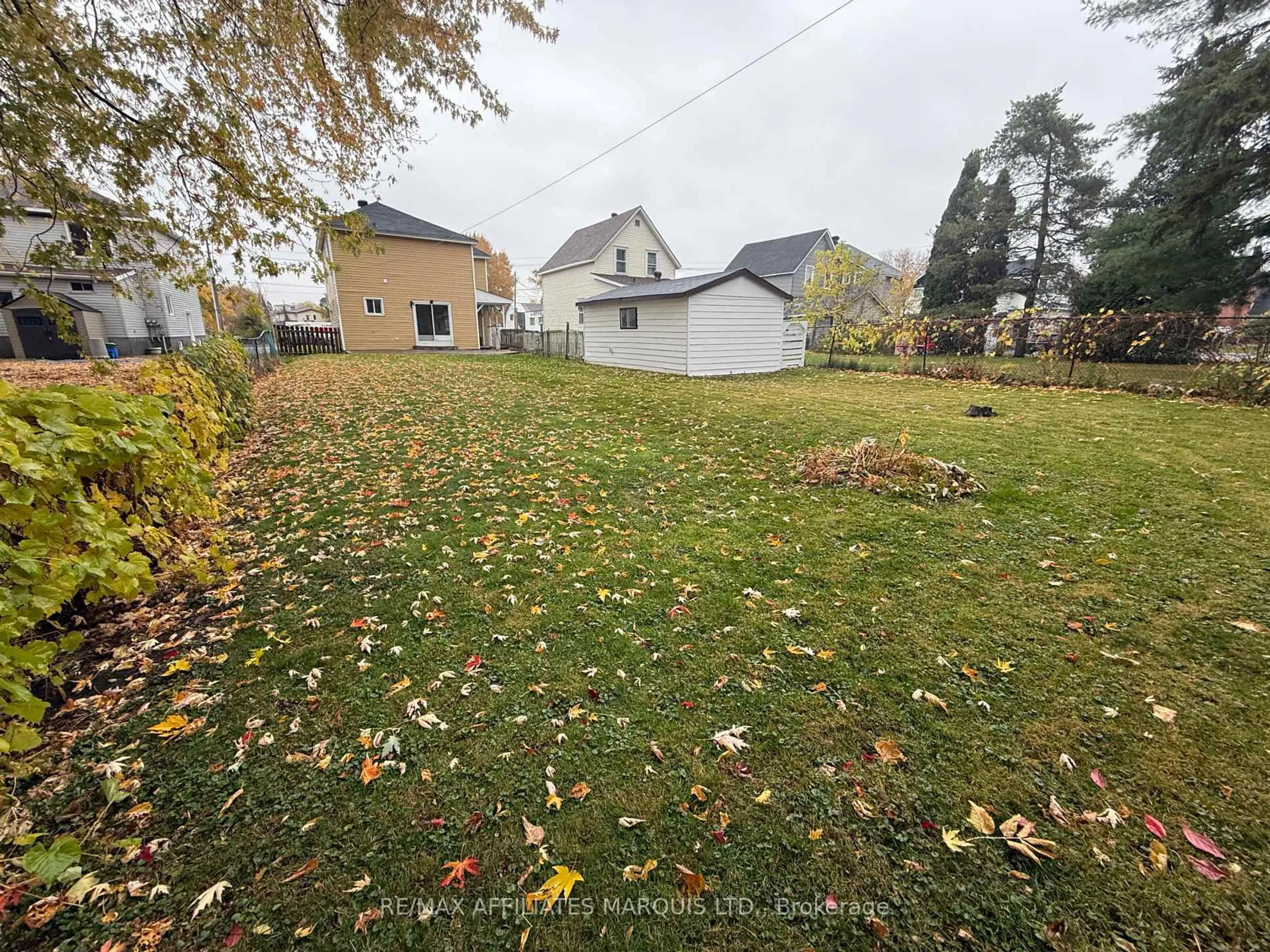 A pic from outside/outdoor area/front of a property/back of a property/a pic from drone, street for 522 Second St, Cornwall Ontario K6J 1H4