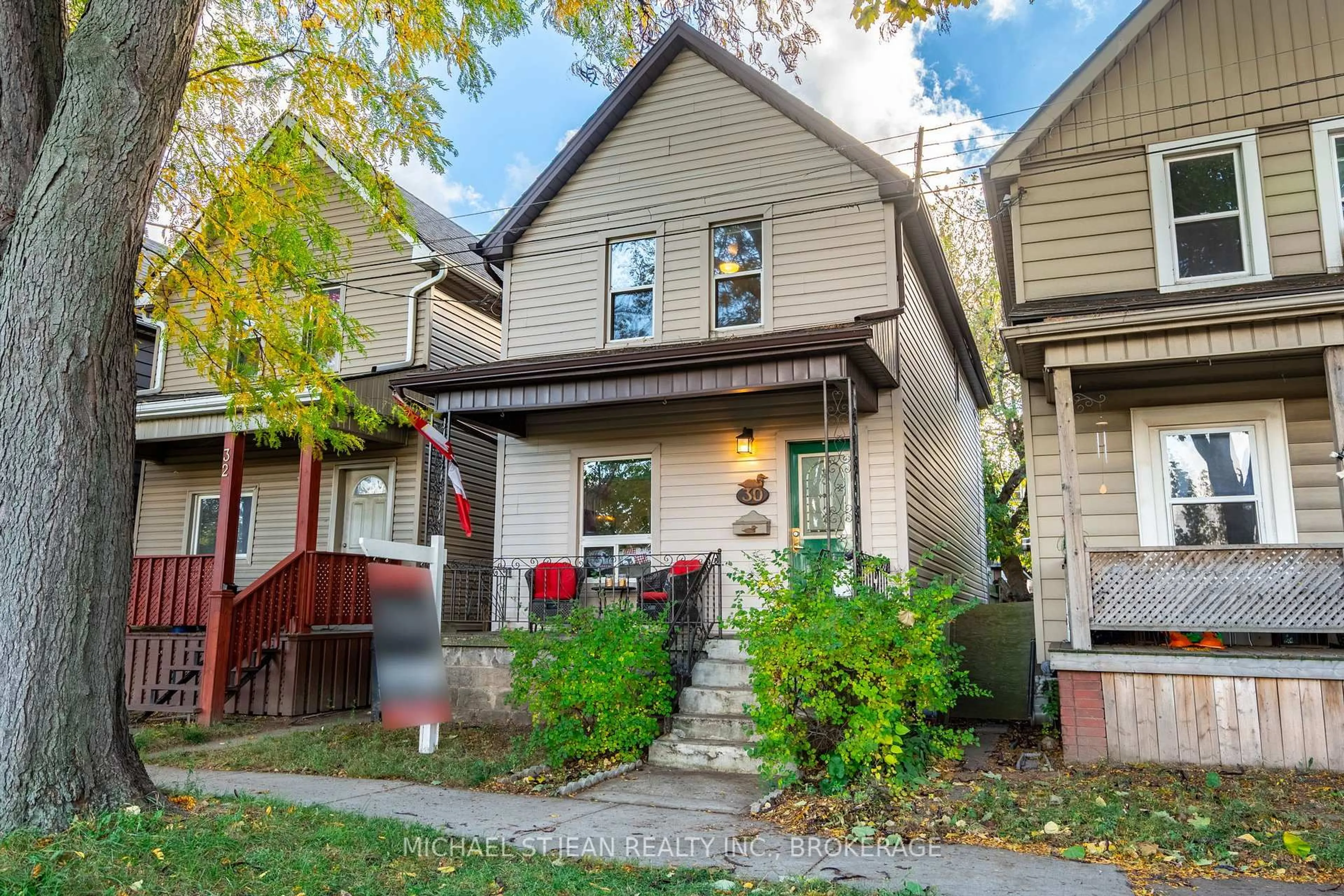 Home with vinyl exterior material, street for 30 Mars Ave, Hamilton Ontario L8L 3V8