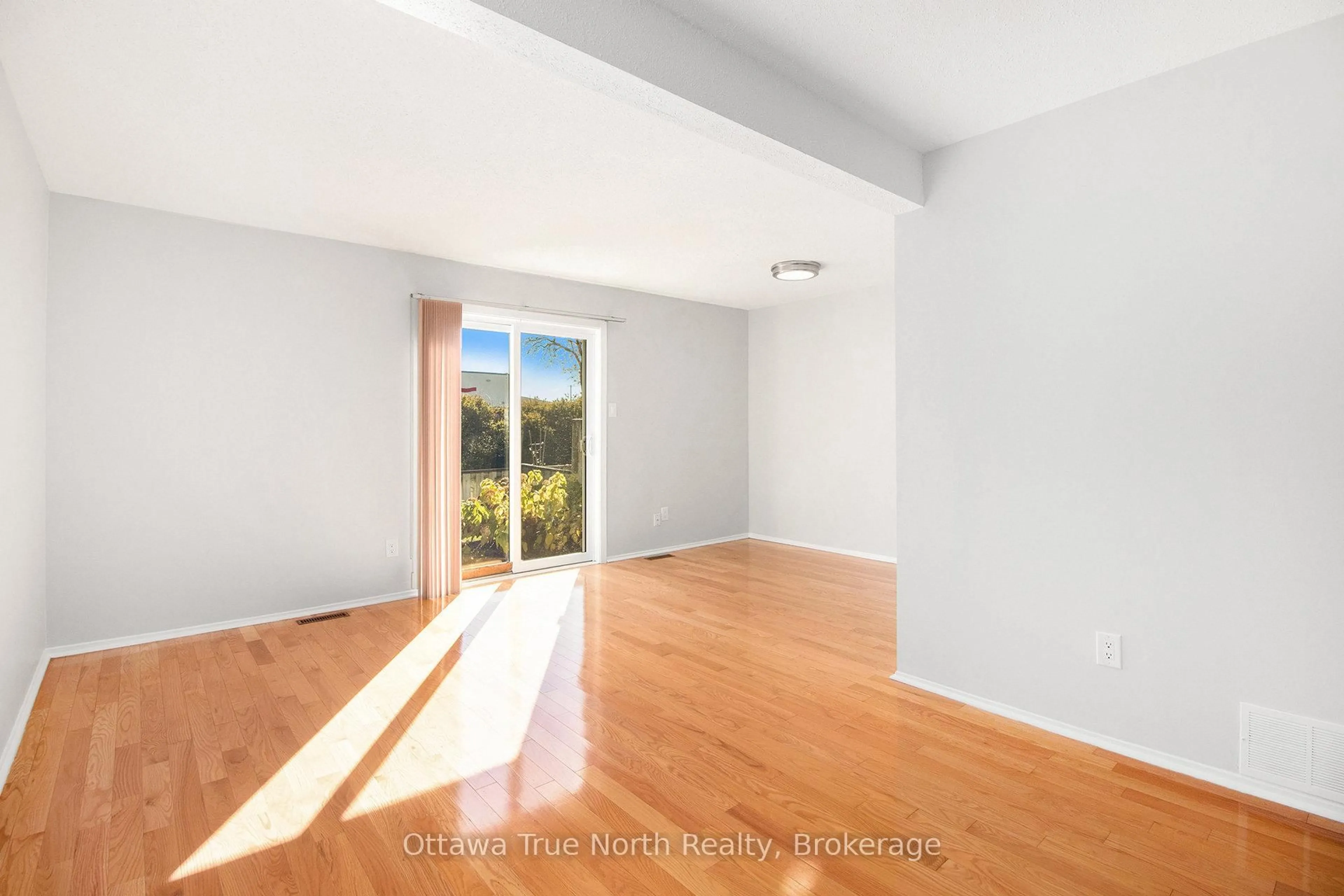 A pic of a room for 6358 Mary Jane Cres #6, Orleans Ontario K1C 3C2