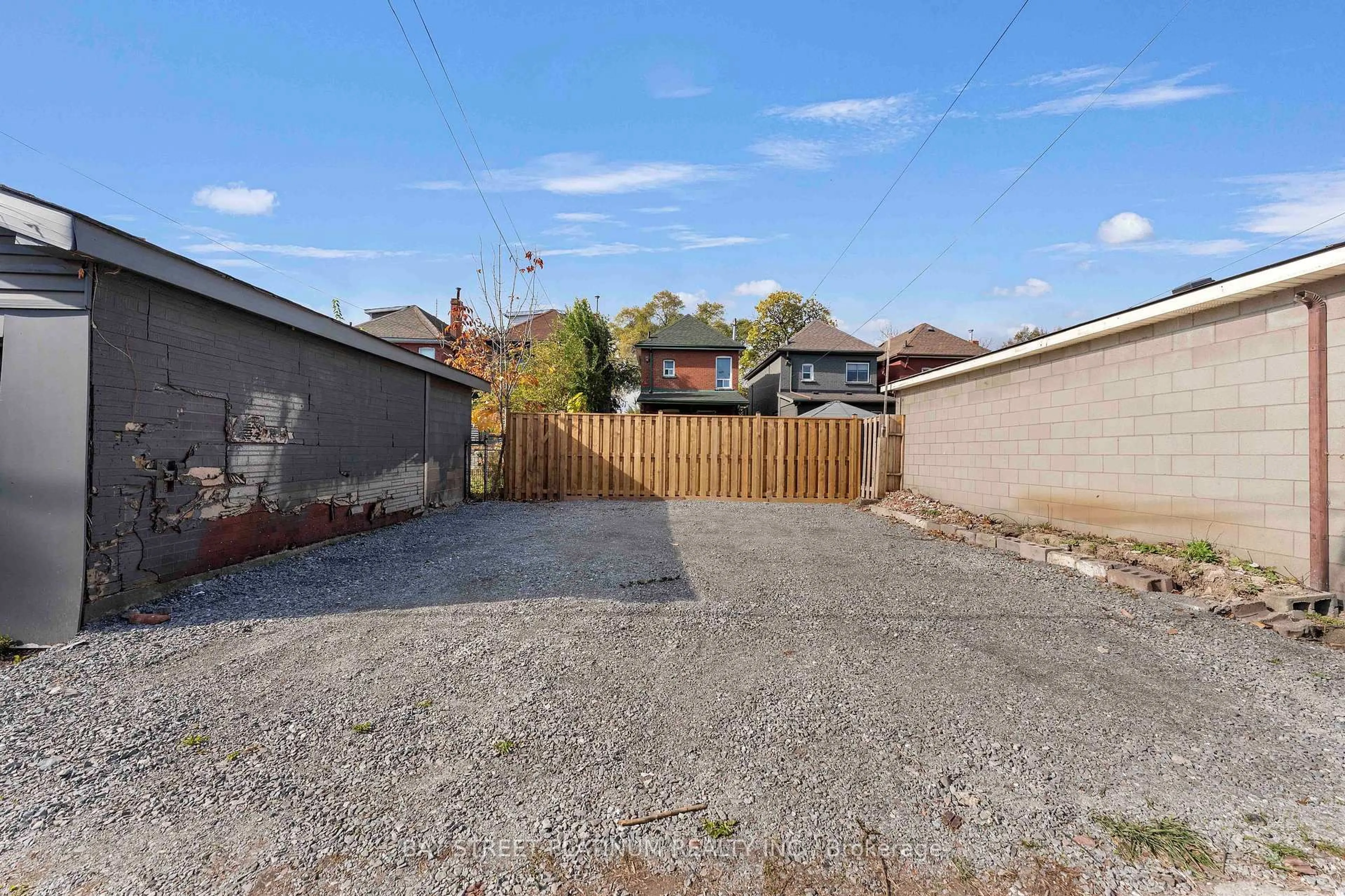 A pic from outside/outdoor area/front of a property/back of a property/a pic from drone, street for 16 Ruth St, Hamilton Ontario L8L 6P9