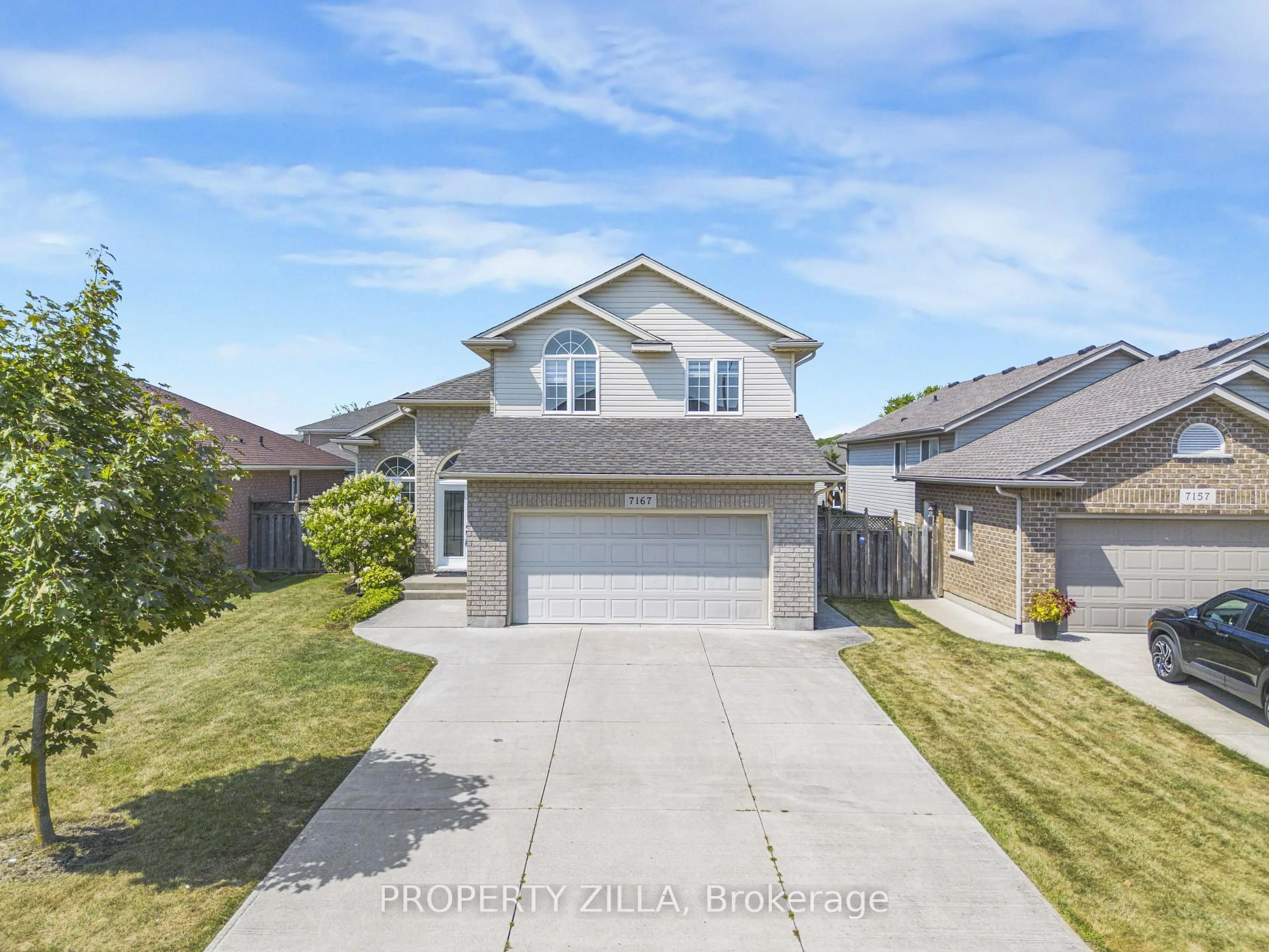 A pic from outside/outdoor area/front of a property/back of a property/a pic from drone, street for 7167 St Michael Ave, Niagara Falls Ontario L2H 3N5