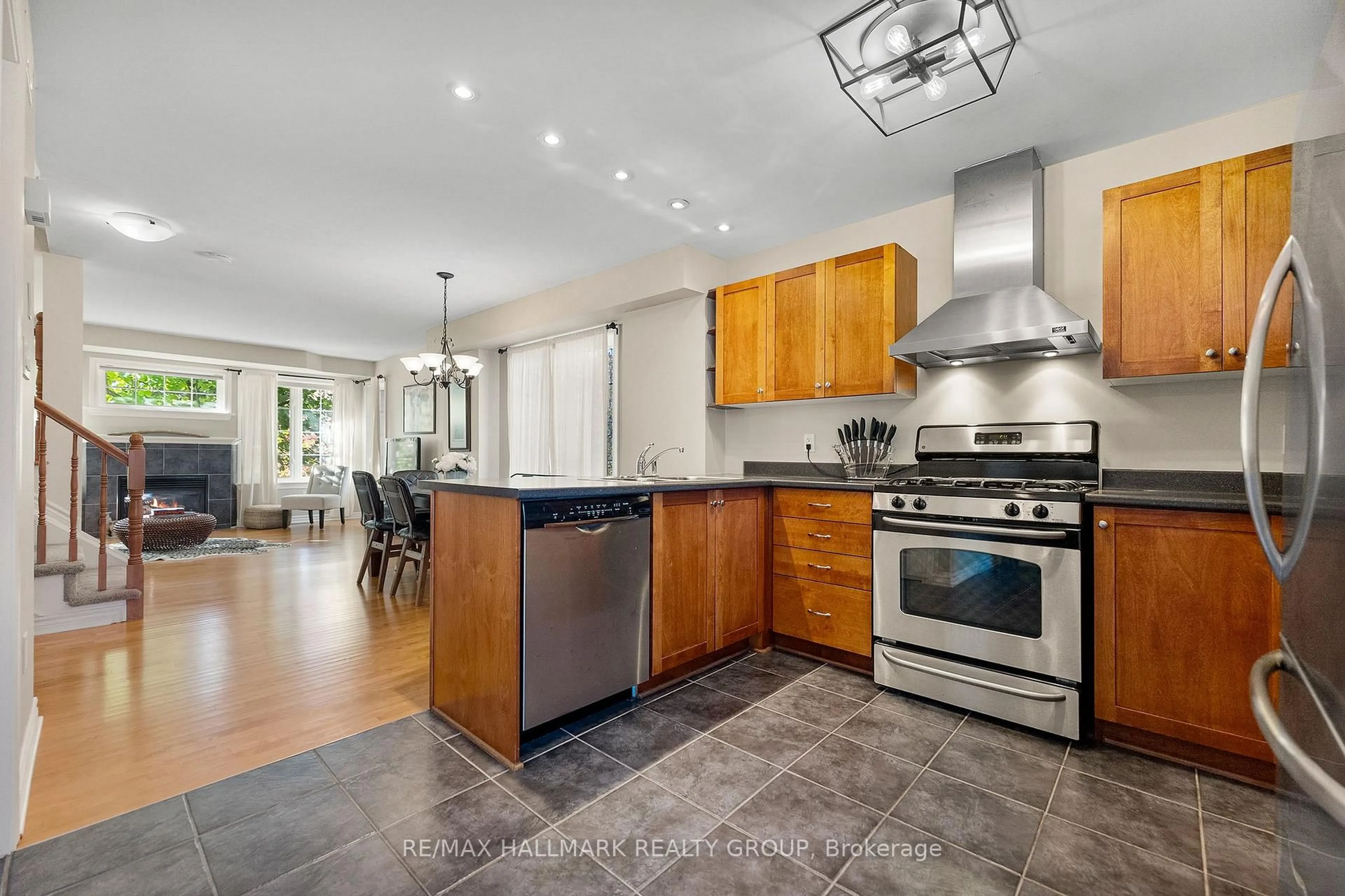 Open concept kitchen, ceramic/tile floor for 440 Edgeworth Ave, Ottawa Ontario K2B 5L1