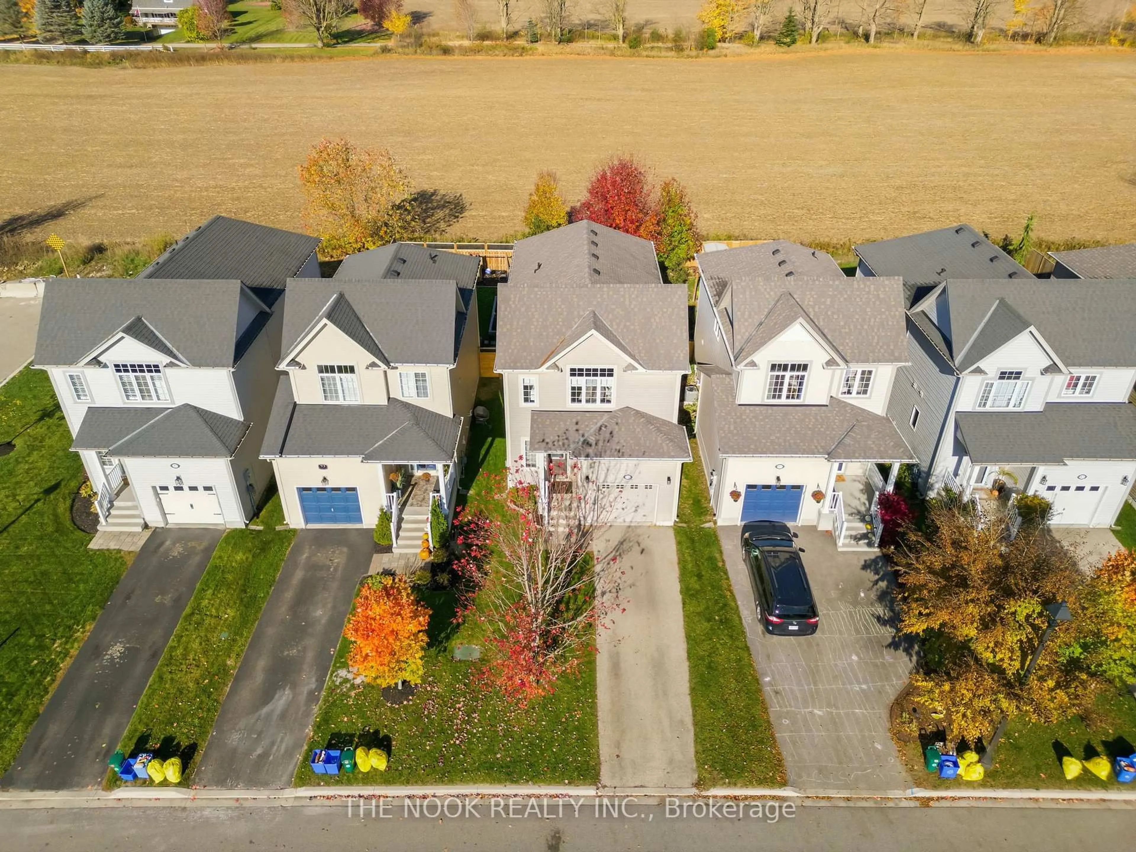 A pic from outside/outdoor area/front of a property/back of a property/a pic from drone, street for 89 Goodall Crt, Centre Wellington Ontario N1M 0C8
