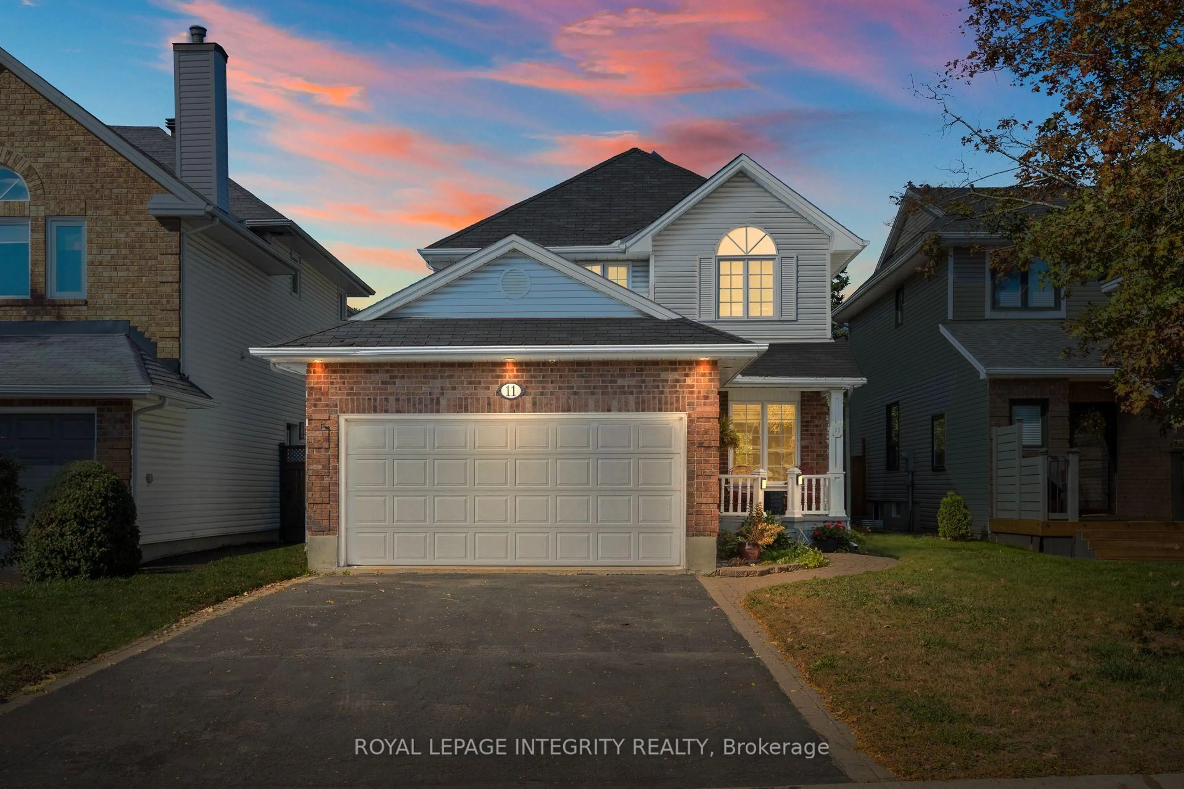 Home with vinyl exterior material, street for 11 Royal Field Cres, Ottawa Ontario K2J 4G1