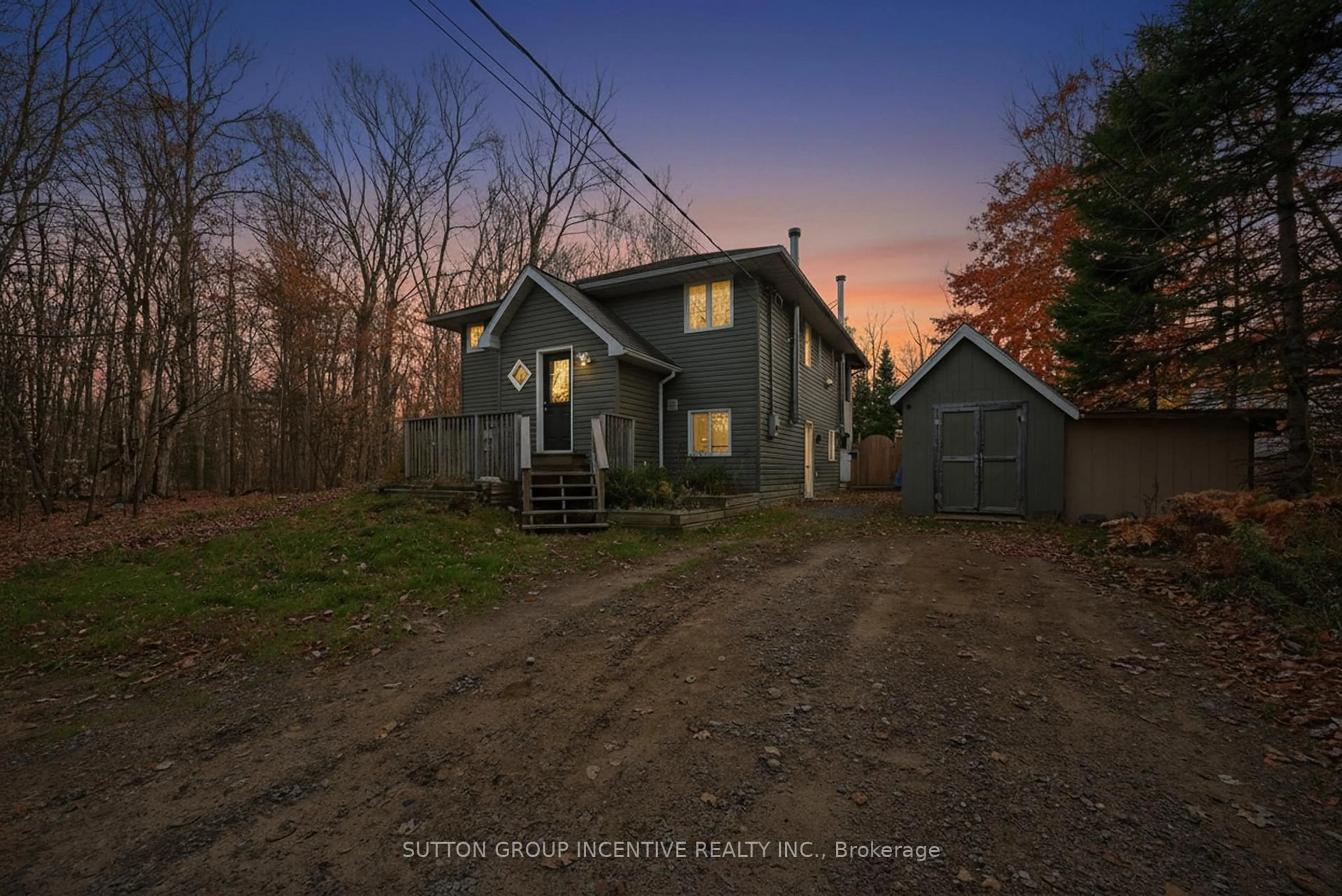 A pic from outside/outdoor area/front of a property/back of a property/a pic from drone, street for 351 CHUB LAKE Rd, Huntsville Ontario P1H 1S4