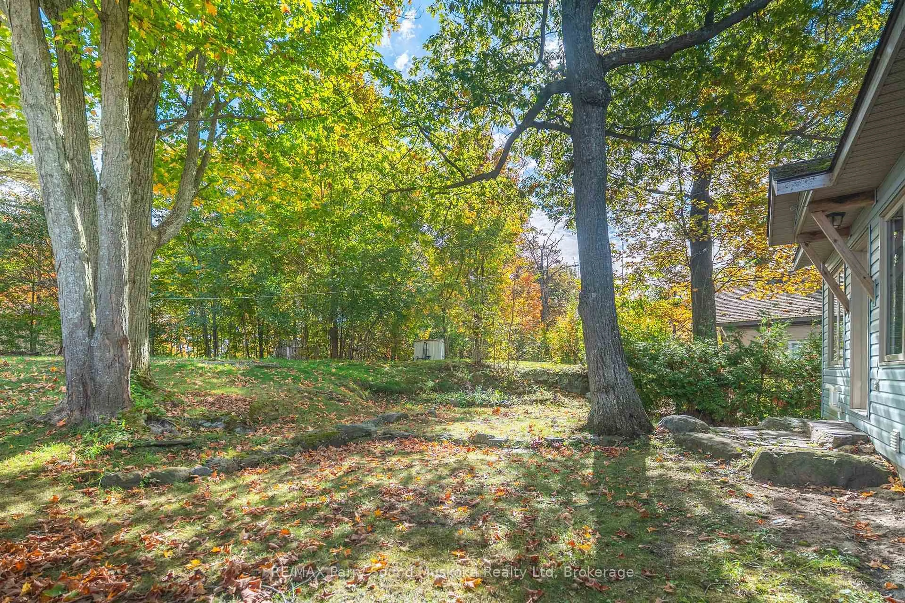 Patio, forest/trees view for 17 Adelaide St, Parry Sound Ontario P2A 1H2