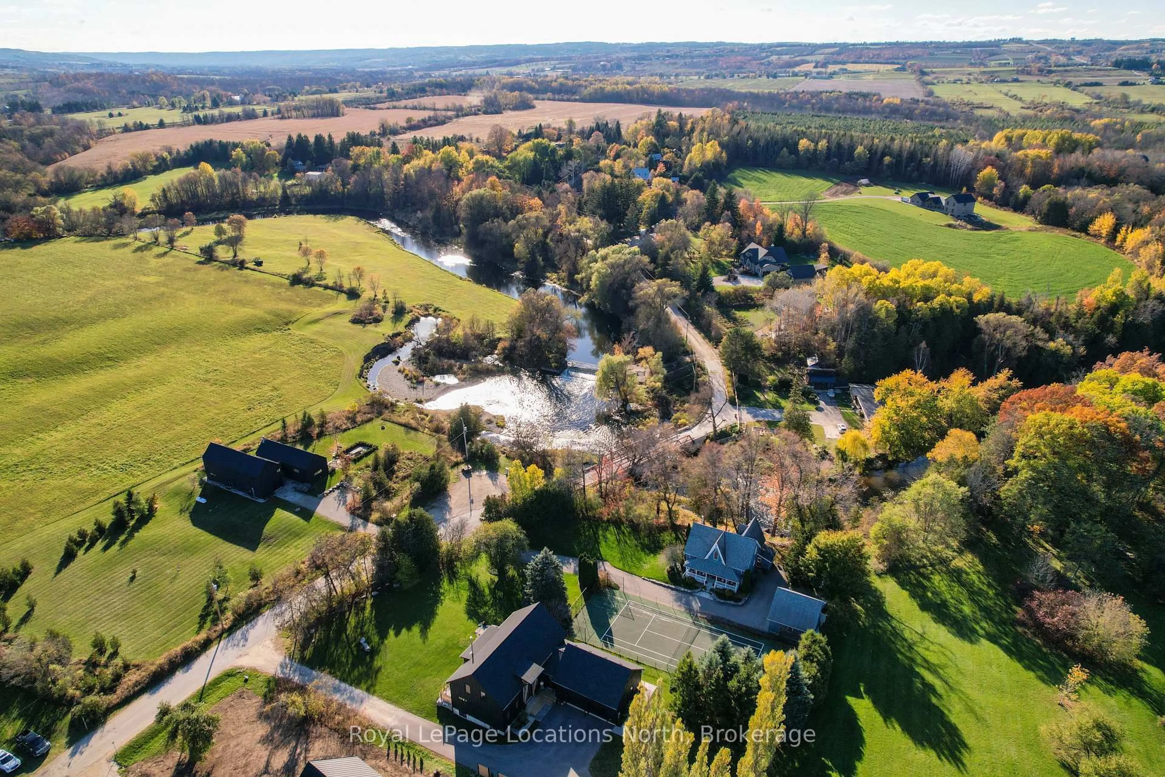 A pic from outside/outdoor area/front of a property/back of a property/a pic from drone, water/lake/river/ocean view for 113 Slabtown Rd, Blue Mountains Ontario N0H 1J0
