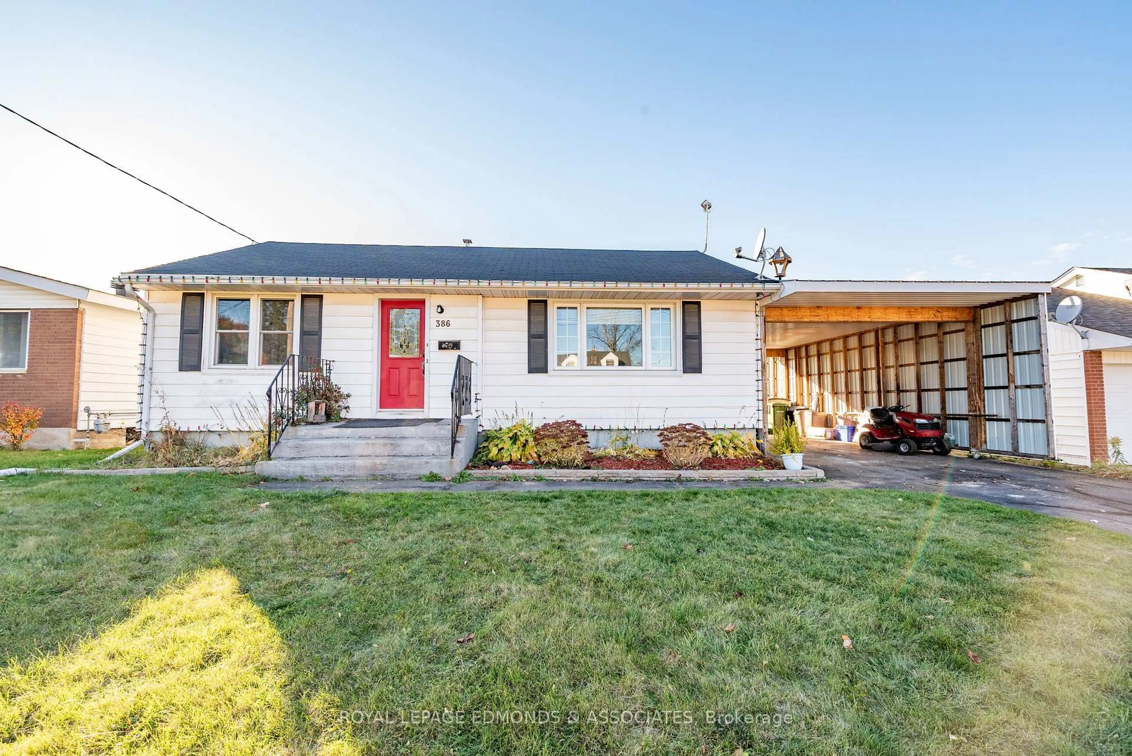 Home with brick exterior material, street for 386 Fraser St, Pembroke Ontario K8A 1Y6