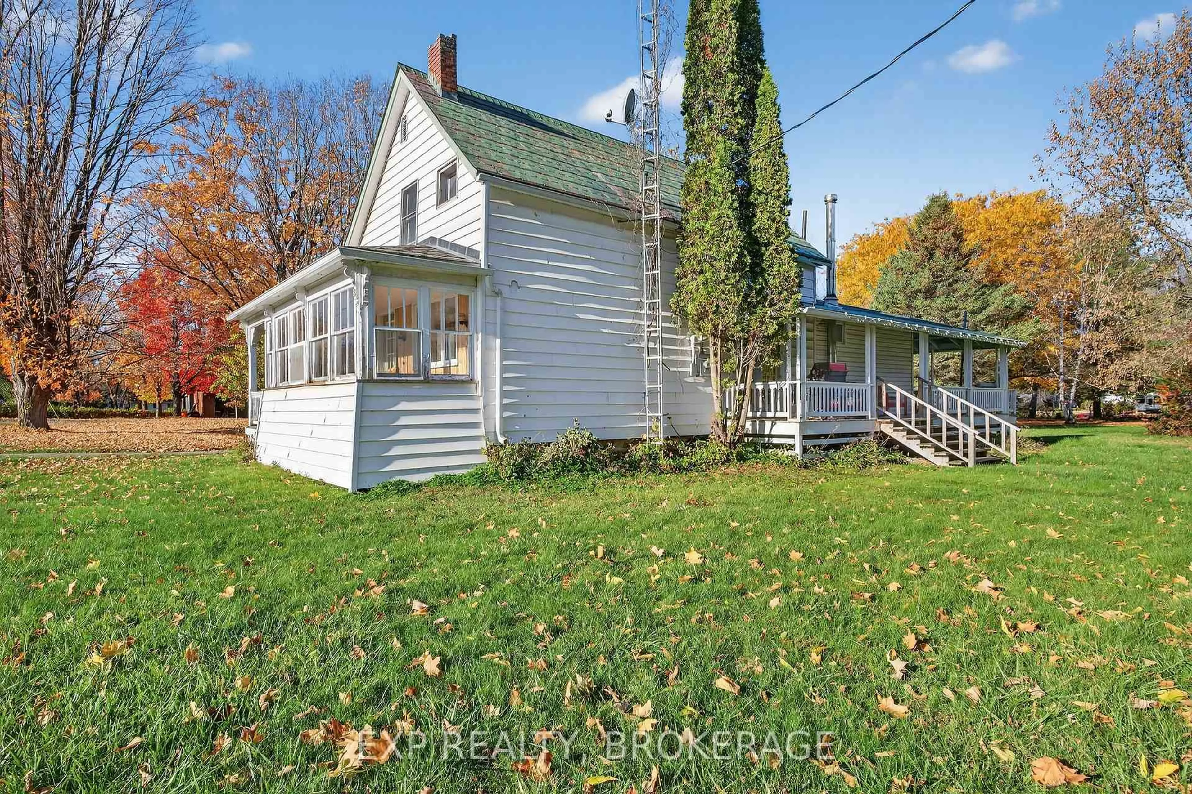 A pic from outside/outdoor area/front of a property/back of a property/a pic from drone, street for 13 WILLIAM St, Rideau Lakes Ontario K0E 1G0