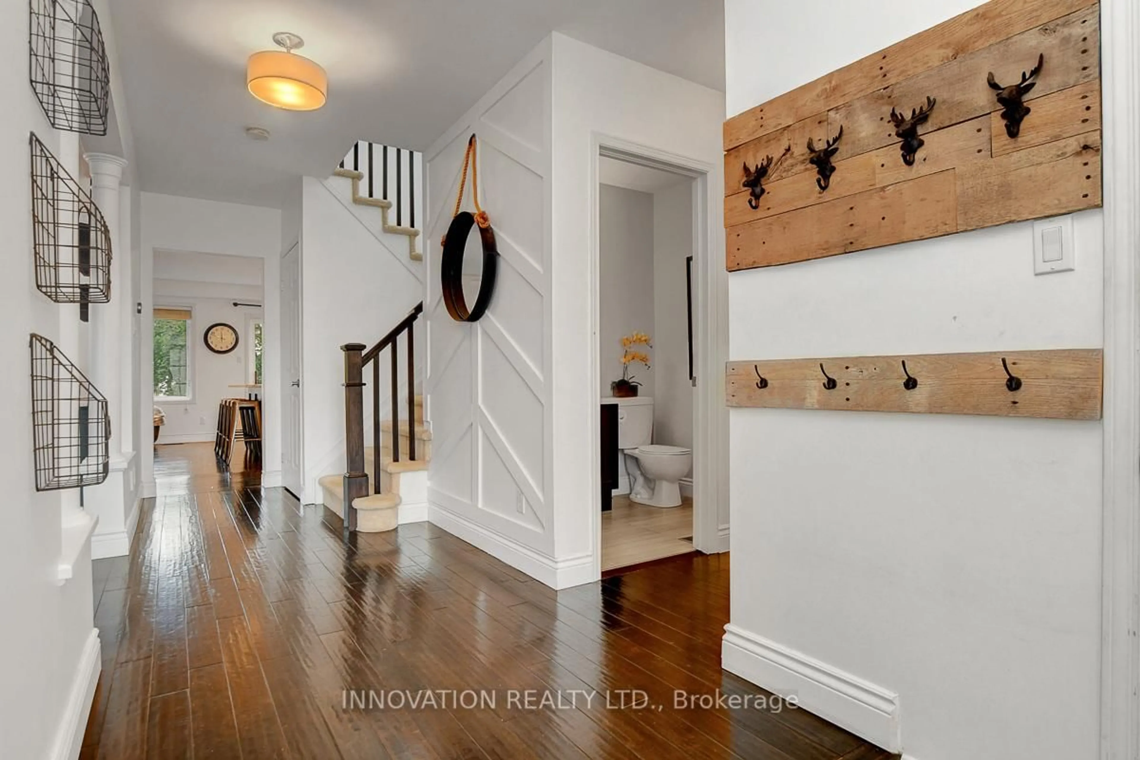 Indoor entryway for 69 Smoketree Cres, Ottawa Ontario K2S 2B9