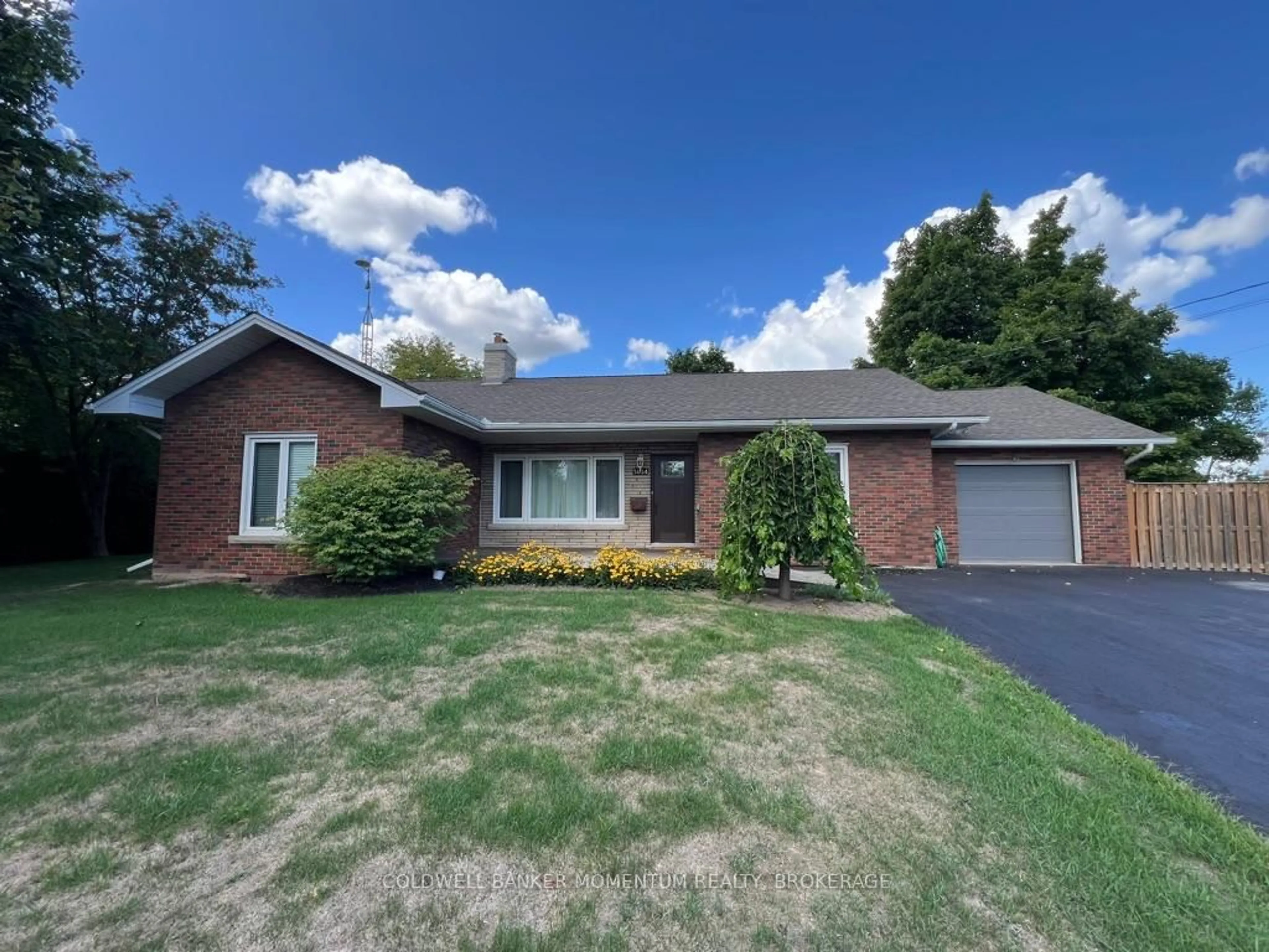Home with brick exterior material, street for 3834 Victoria Ave, Lincoln Ontario L0R 2C0