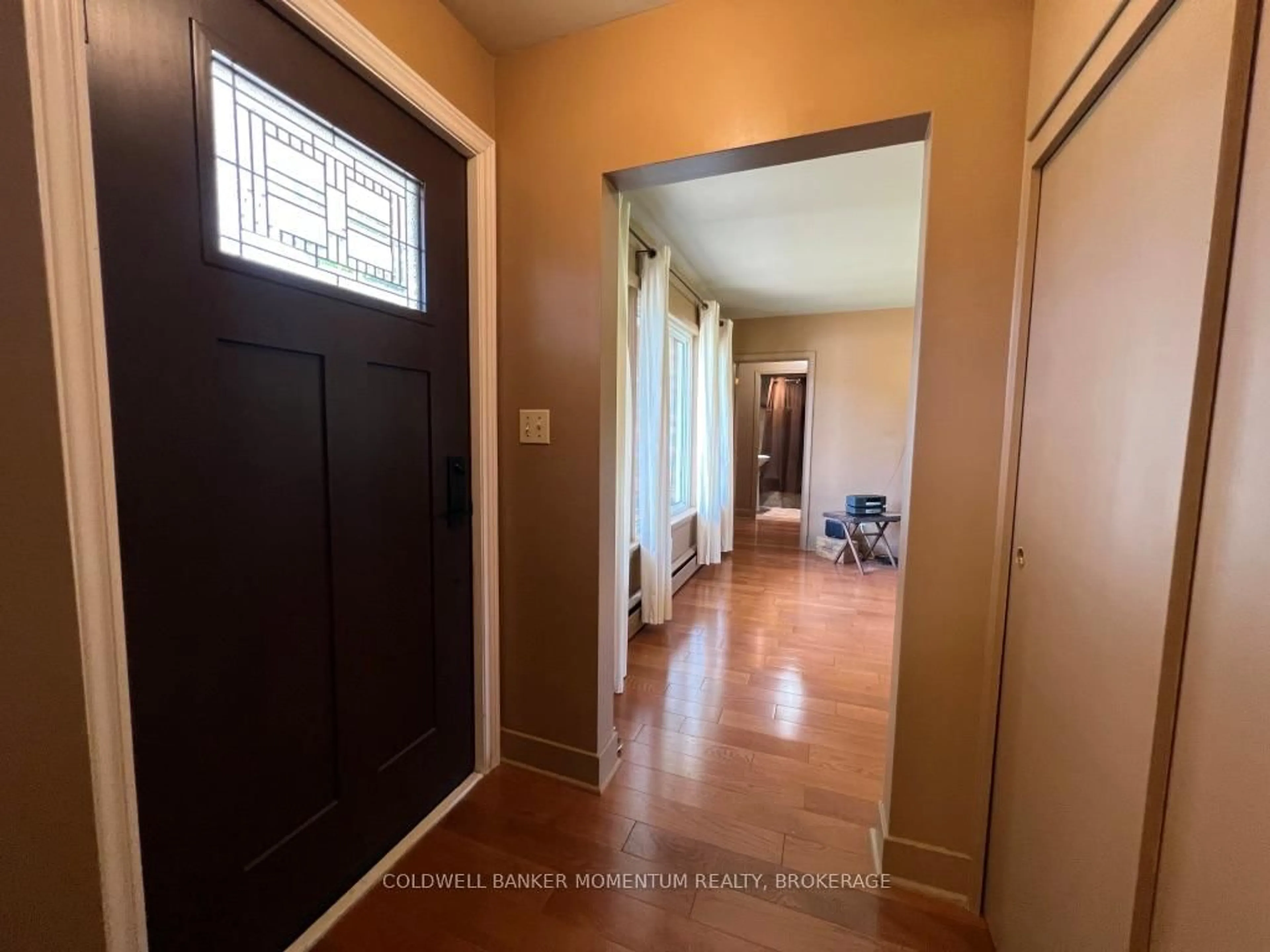 Indoor entryway for 3834 Victoria Ave, Lincoln Ontario L0R 2C0