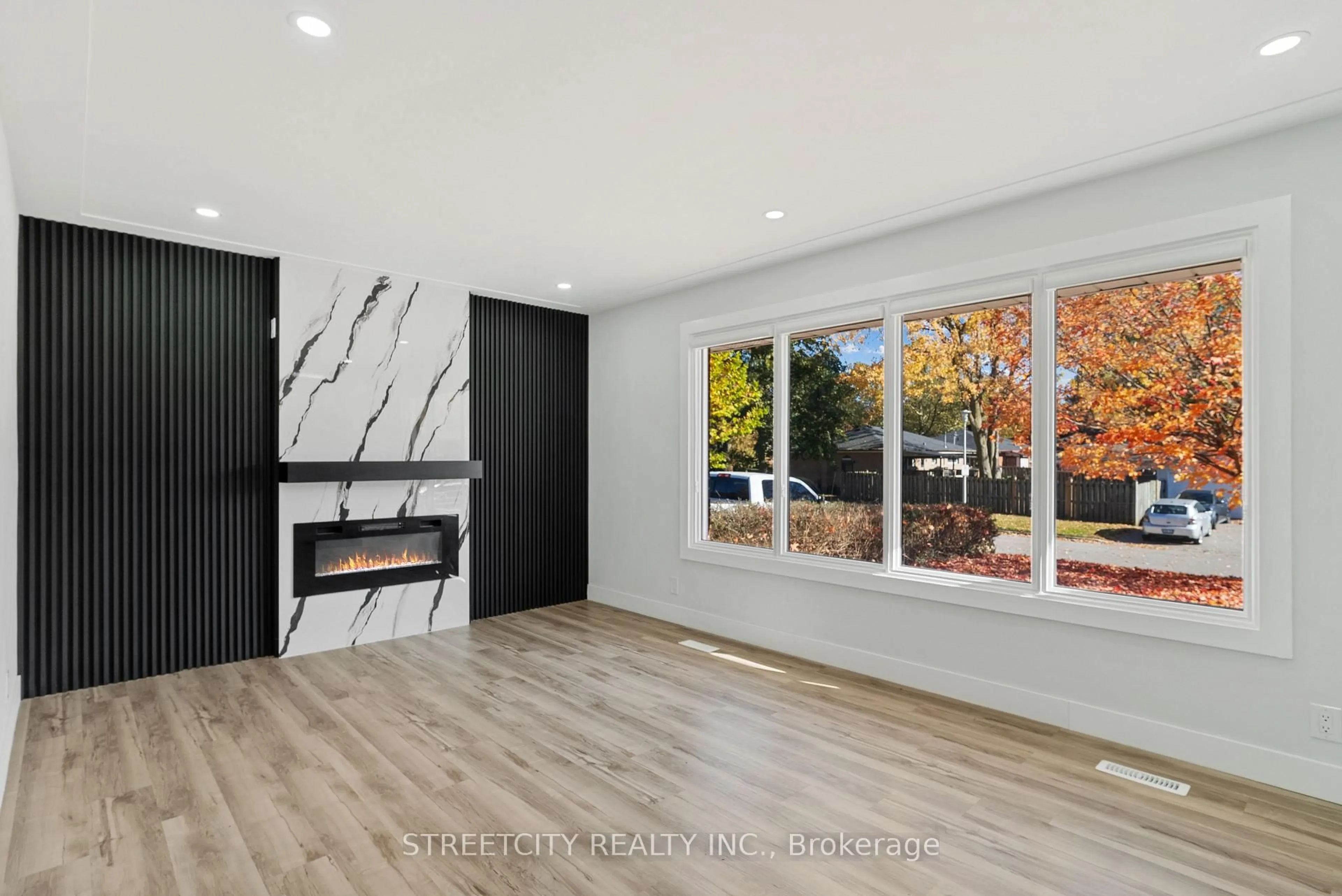 Indoor entryway for 53 Susan Ave, London East Ontario N5V 2G1