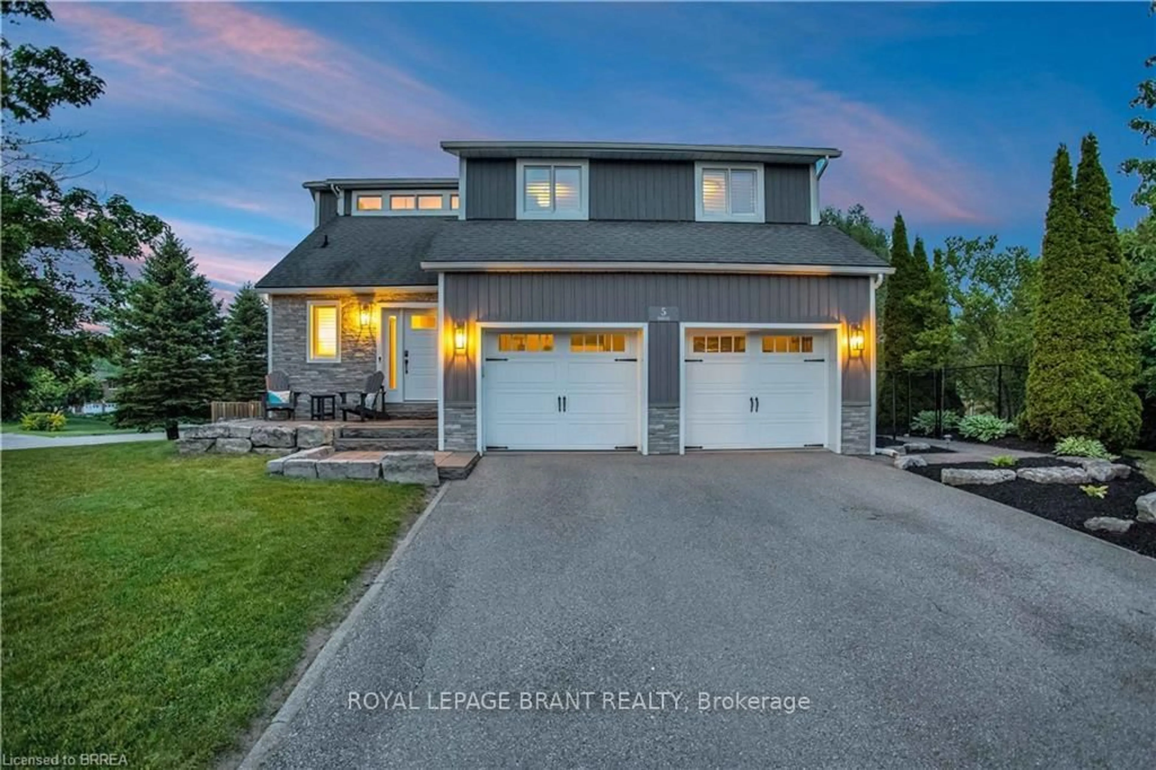 A pic from outside/outdoor area/front of a property/back of a property/a pic from drone, unknown for 5 Dundee Ave, Wilmot Ontario N0B 2E0