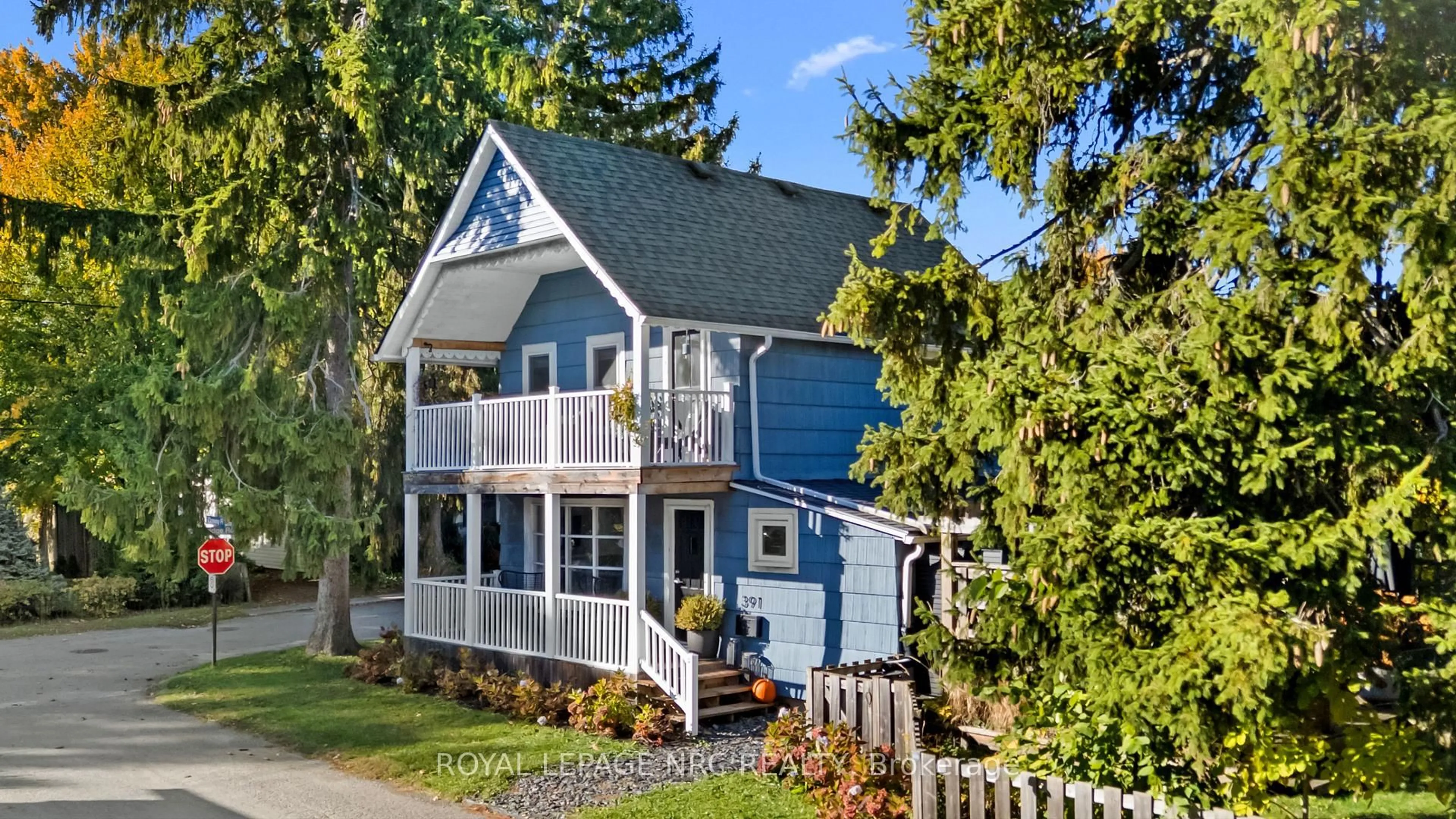 Home with vinyl exterior material, street for 391 CAMBRIDGE Rd, Fort Erie Ontario L0S 1B0