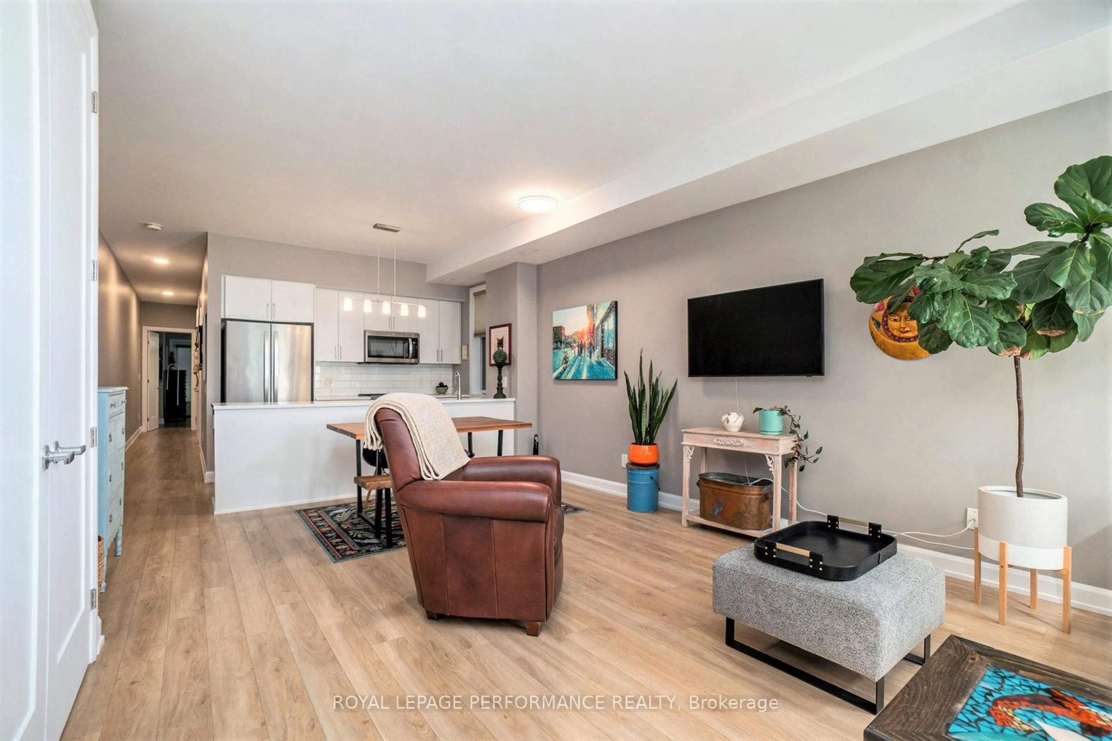 Living room with furniture, unknown for 509 Gladstone Ave #1, Ottawa Ontario K1R 5N9