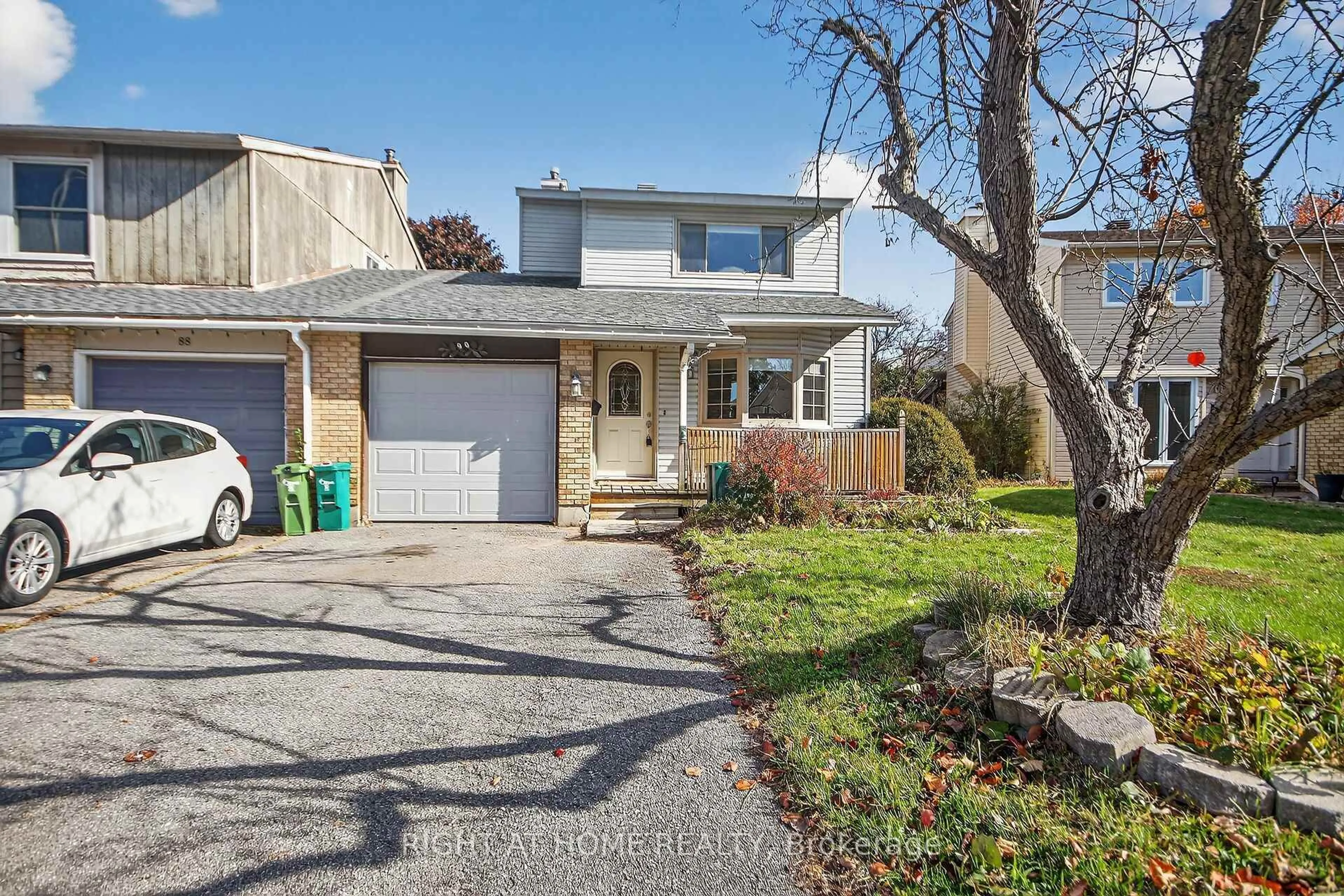 A pic from outside/outdoor area/front of a property/back of a property/a pic from drone, street for 90 Sherway Dr, Ottawa Ontario K2J 1N8