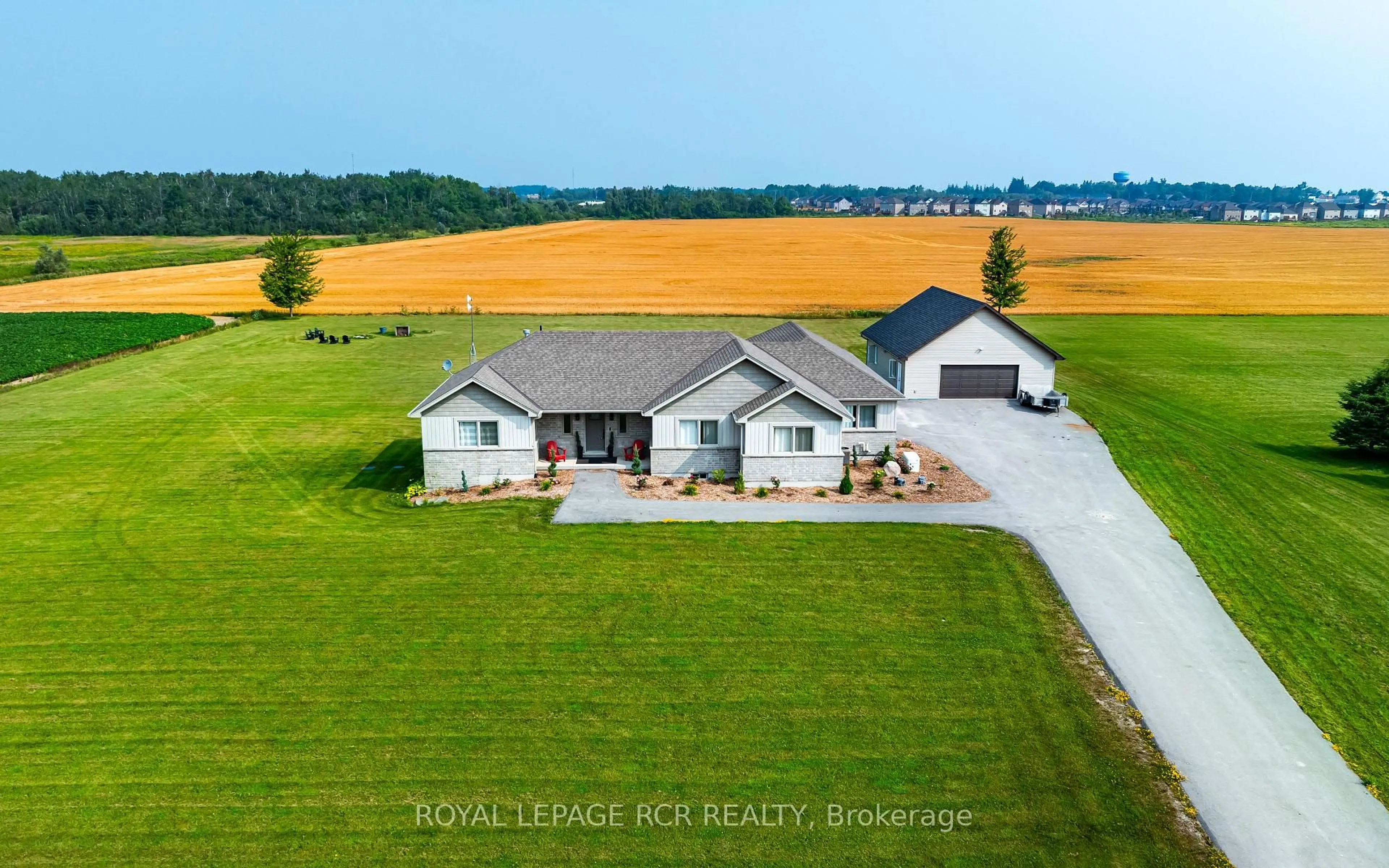 A pic from outside/outdoor area/front of a property/back of a property/a pic from drone, unknown for 485201 30th Sdrd, Amaranth Ontario L9V 1N7