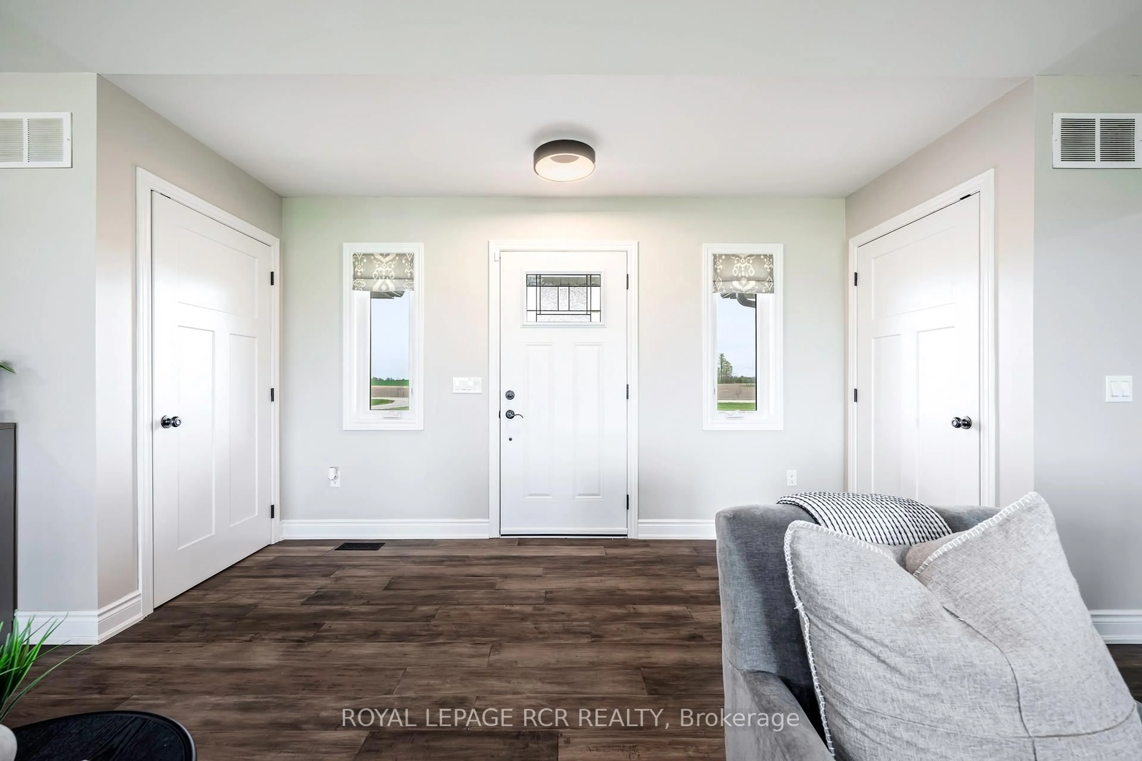 Indoor entryway for 485201 30th Sdrd, Amaranth Ontario L9V 1N7