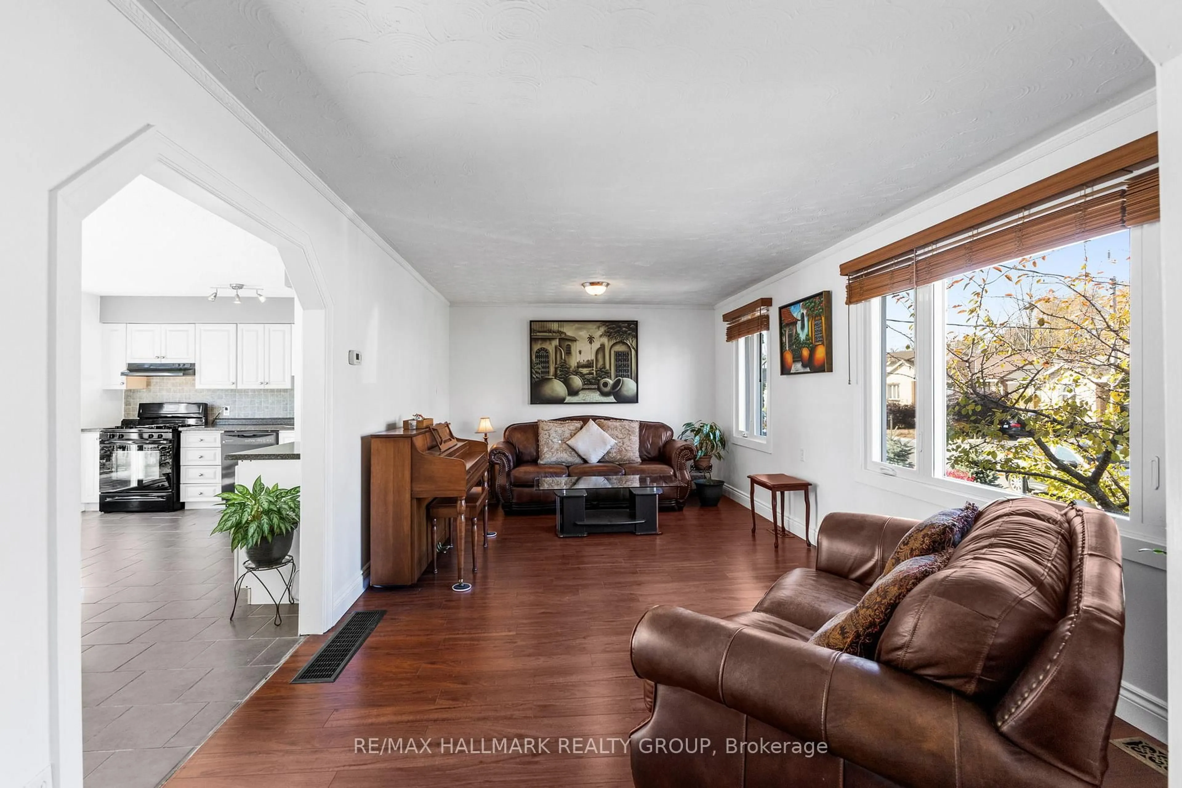 Living room with furniture, unknown for 1902 Rosebella Ave, Ottawa Ontario K1T 1G7