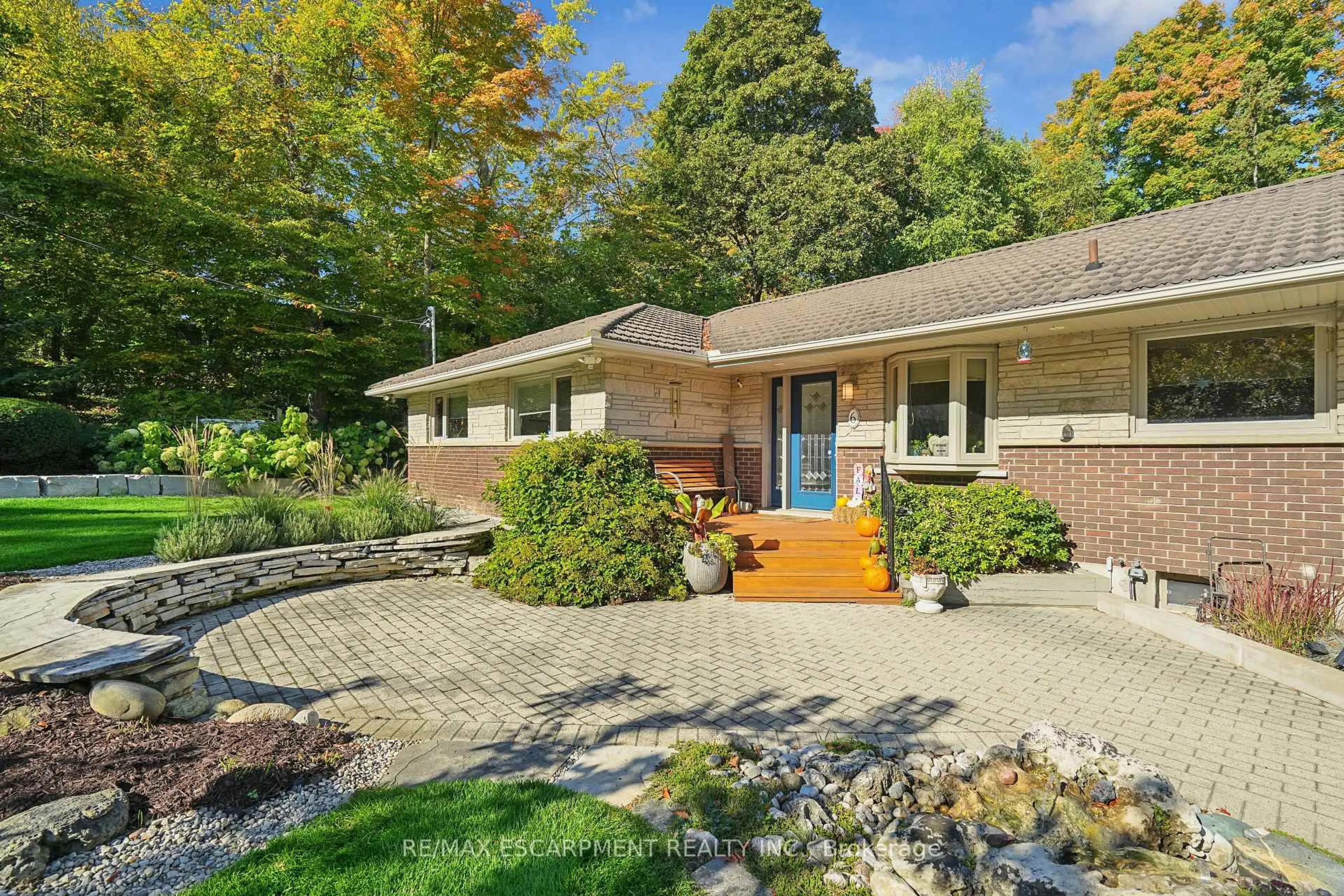 Home with brick exterior material, street for 6 Beech St, Guelph/Eramosa Ontario N1H 6J3